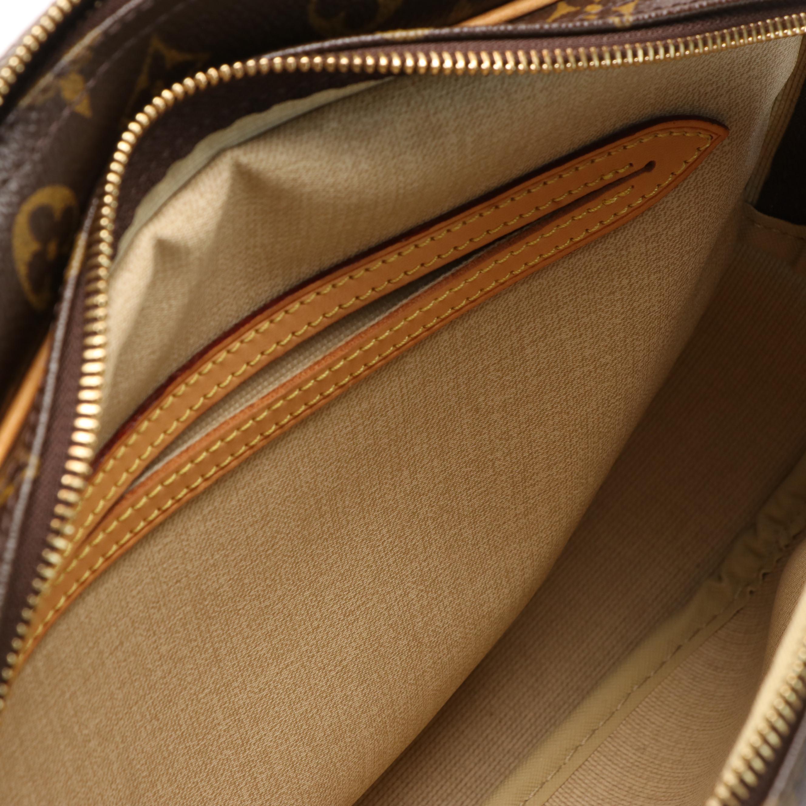 Louis Vuitton Double  Zip Reporter  Shoulder Bag in Monogram Canvas