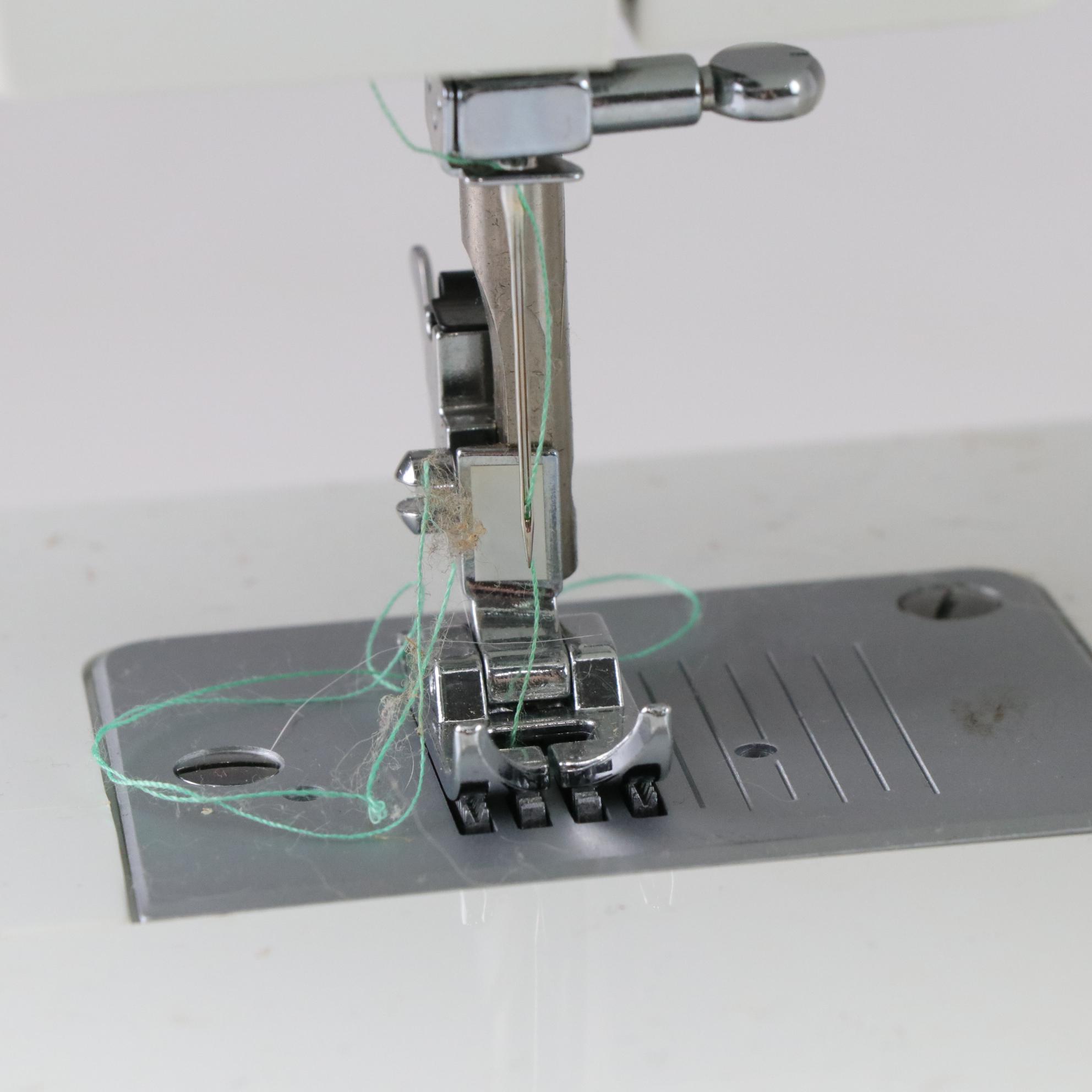 Singer Model 1507 Portable Electric Sewing Machine, Late 20th to 21st Century