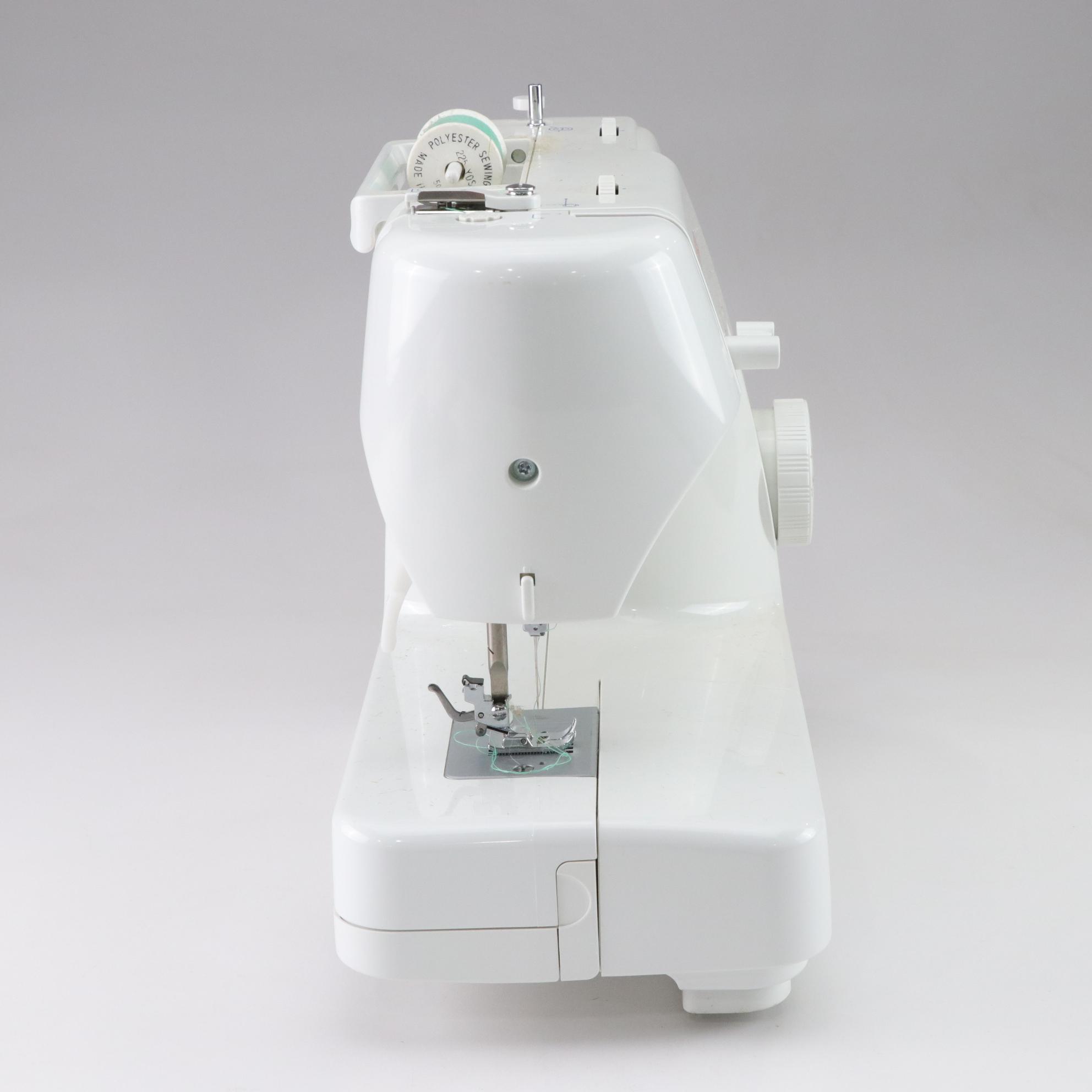 Singer Model 1507 Portable Electric Sewing Machine, Late 20th to 21st Century