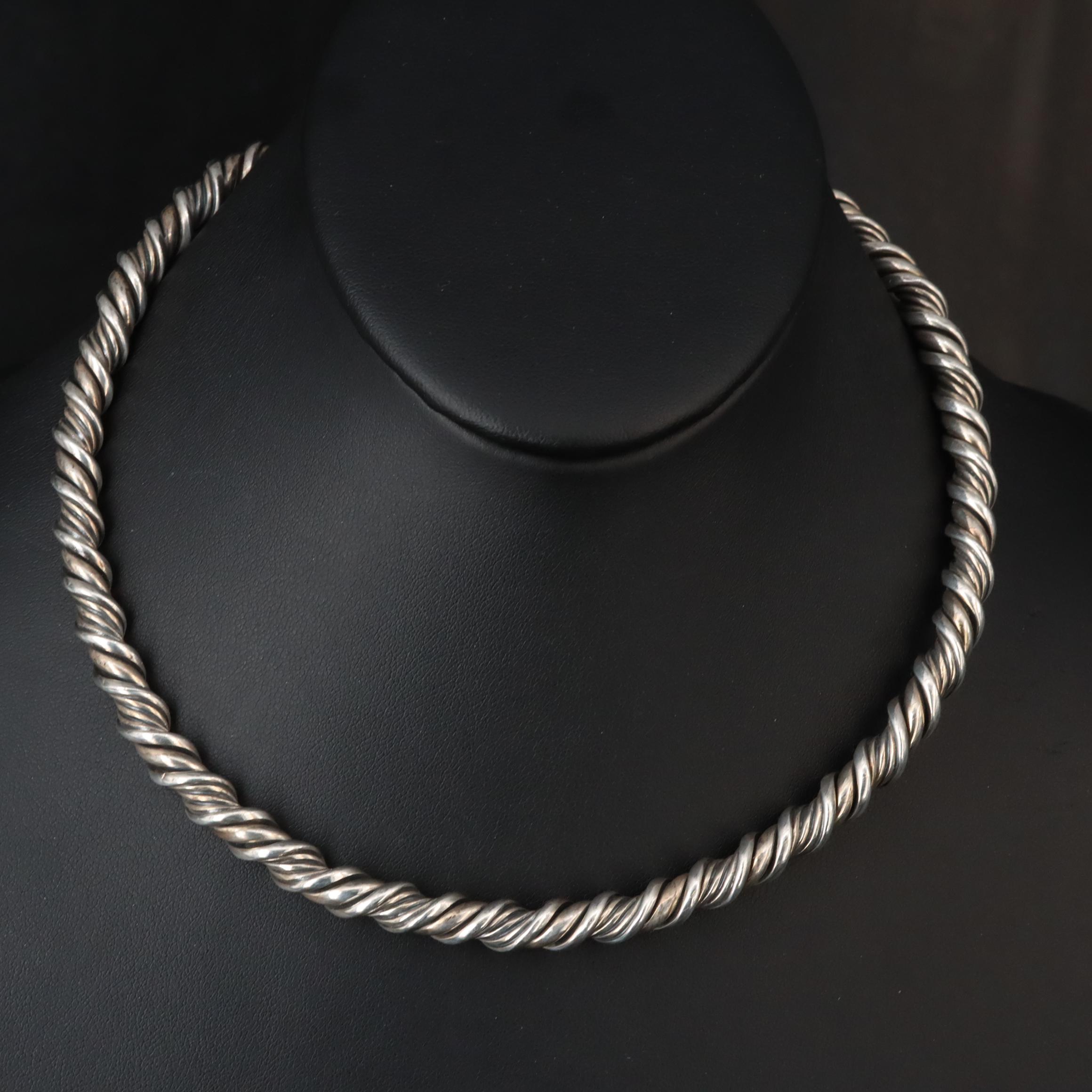 Sterling Fluted Collar