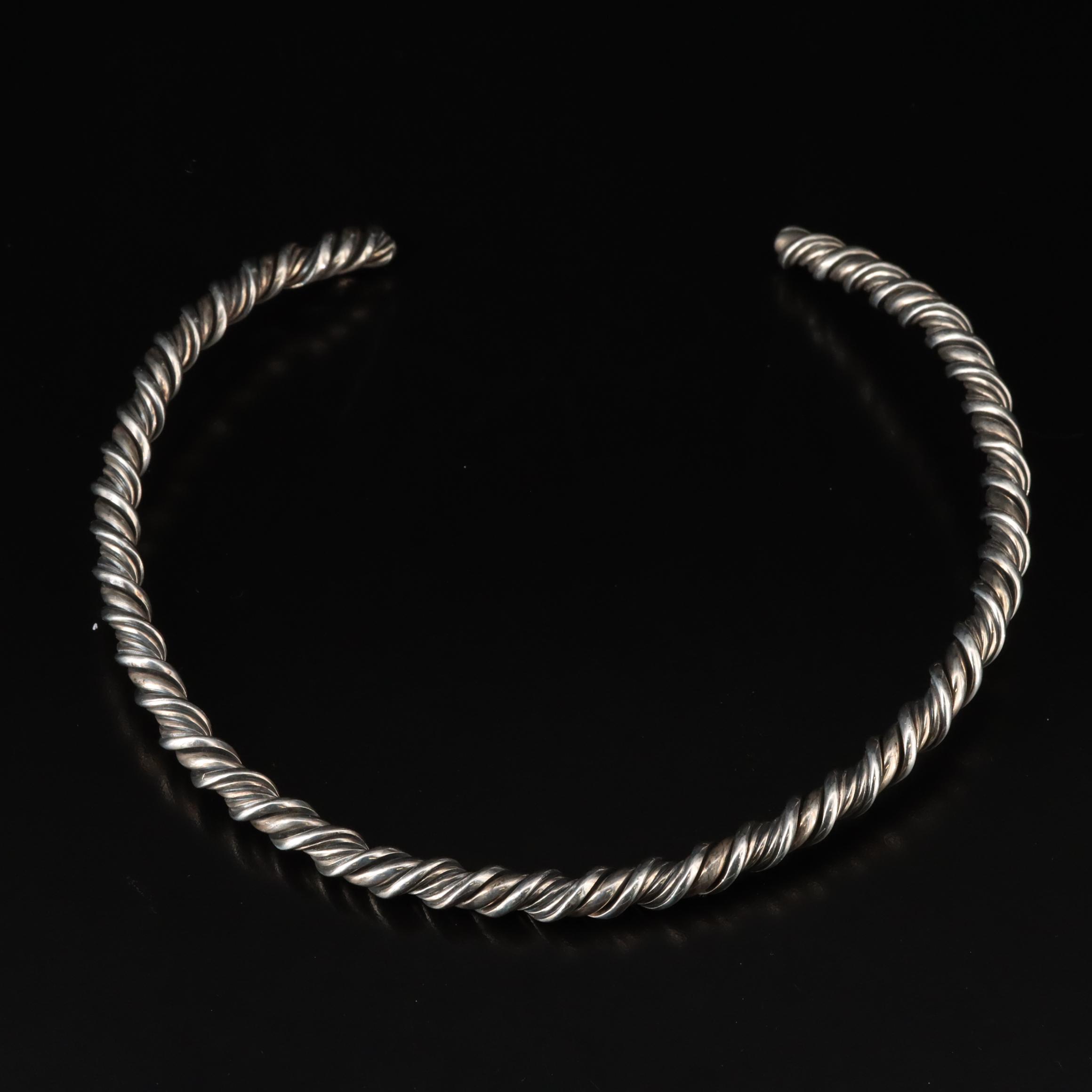 Sterling Fluted Collar