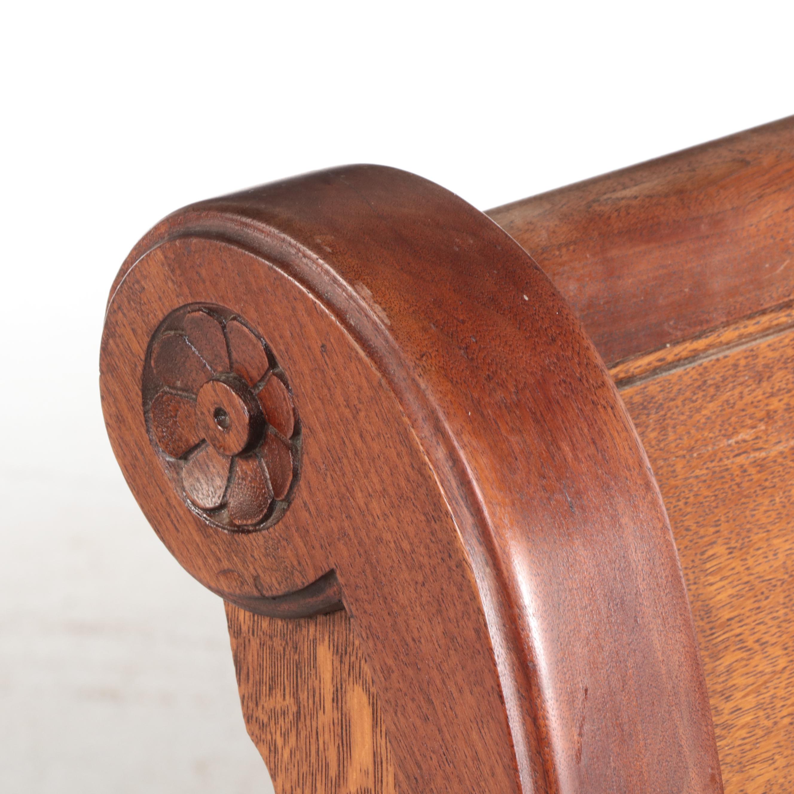Gothic Revival Carved and Quartersawn Oak Church Pew, Early 20th Century