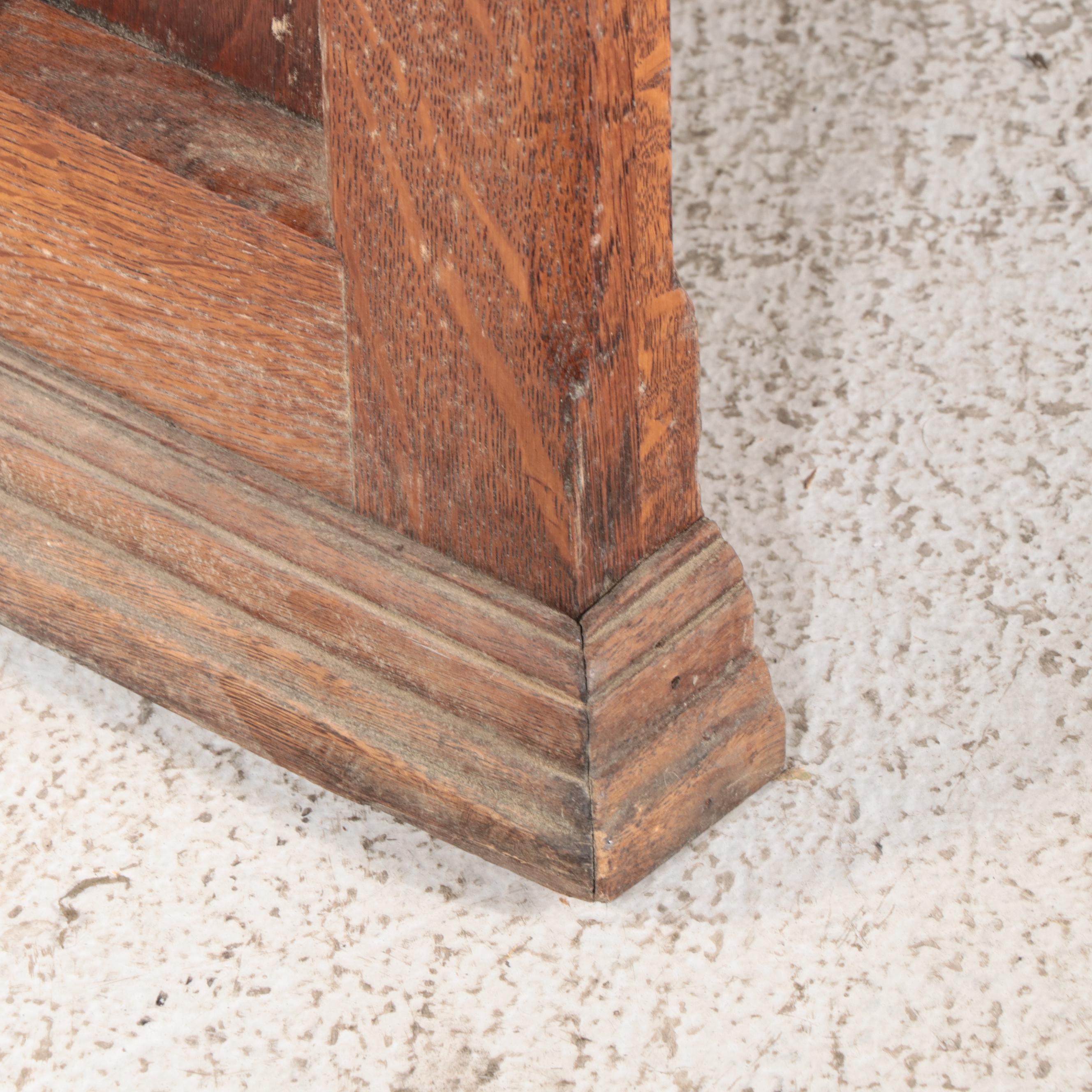 Gothic Revival Carved and Quartersawn Oak Church Pew, Early 20th Century