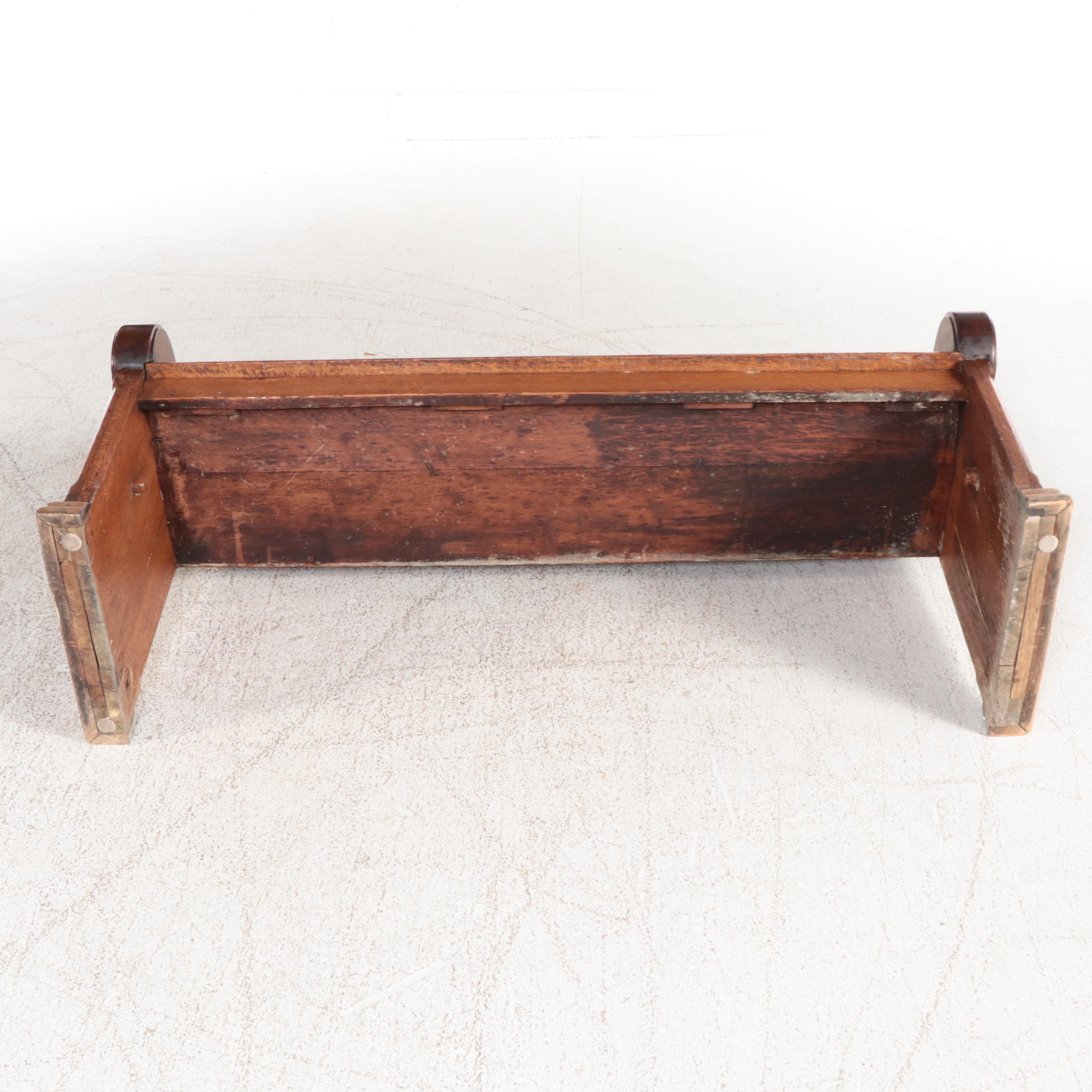 Gothic Revival Carved and Quartersawn Oak Church Pew, Early 20th Century