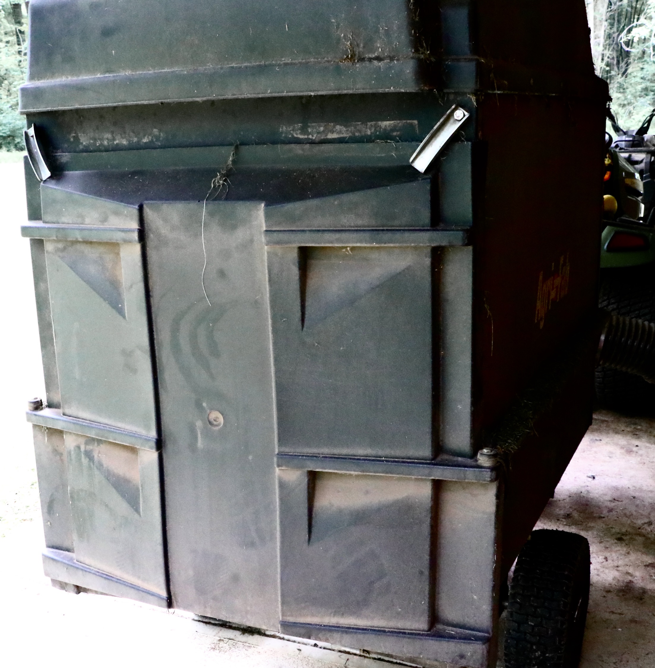 AgriFab Hard Top Mow-N-Vac Lawn Vacuum