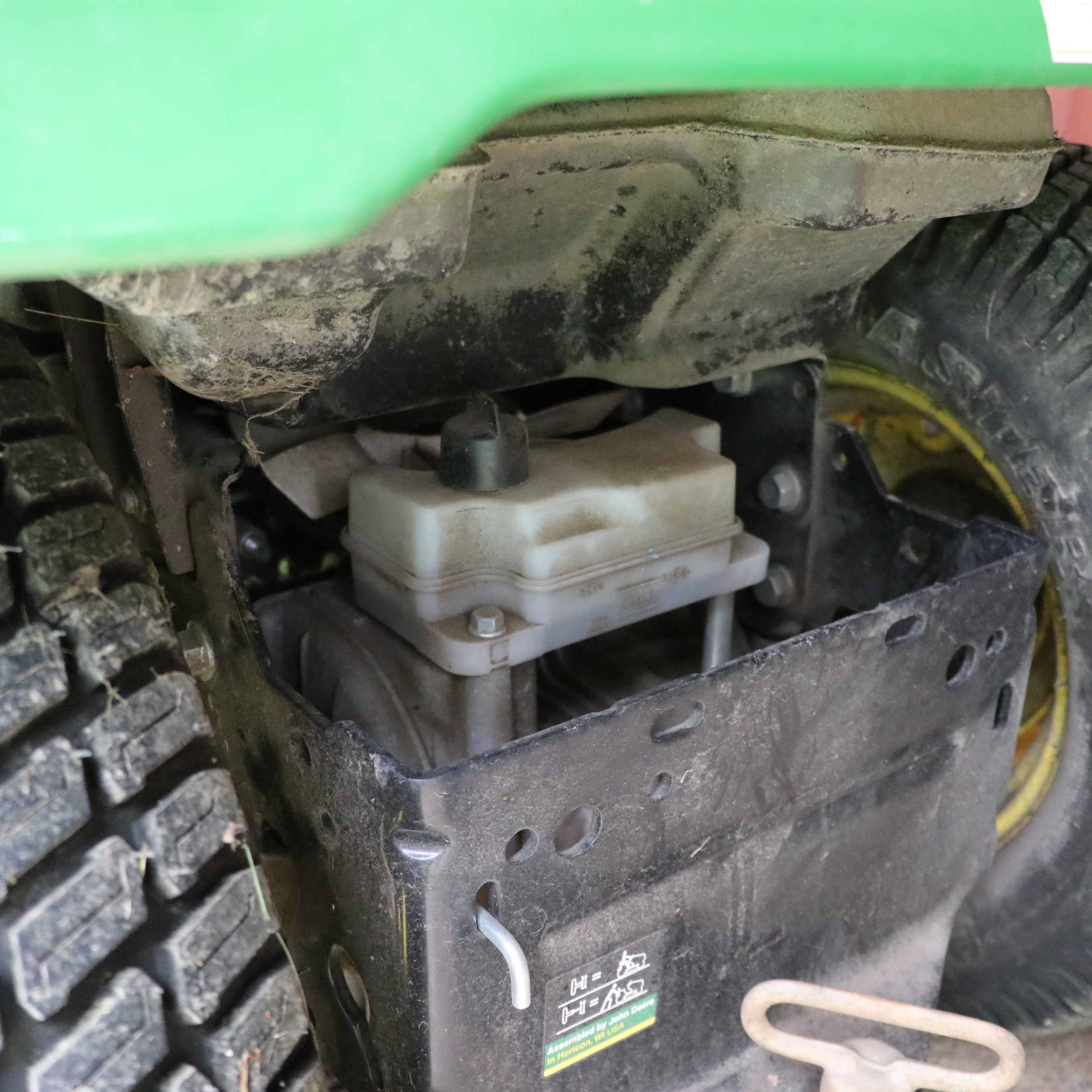 John Deere X570 Select Series Tractor