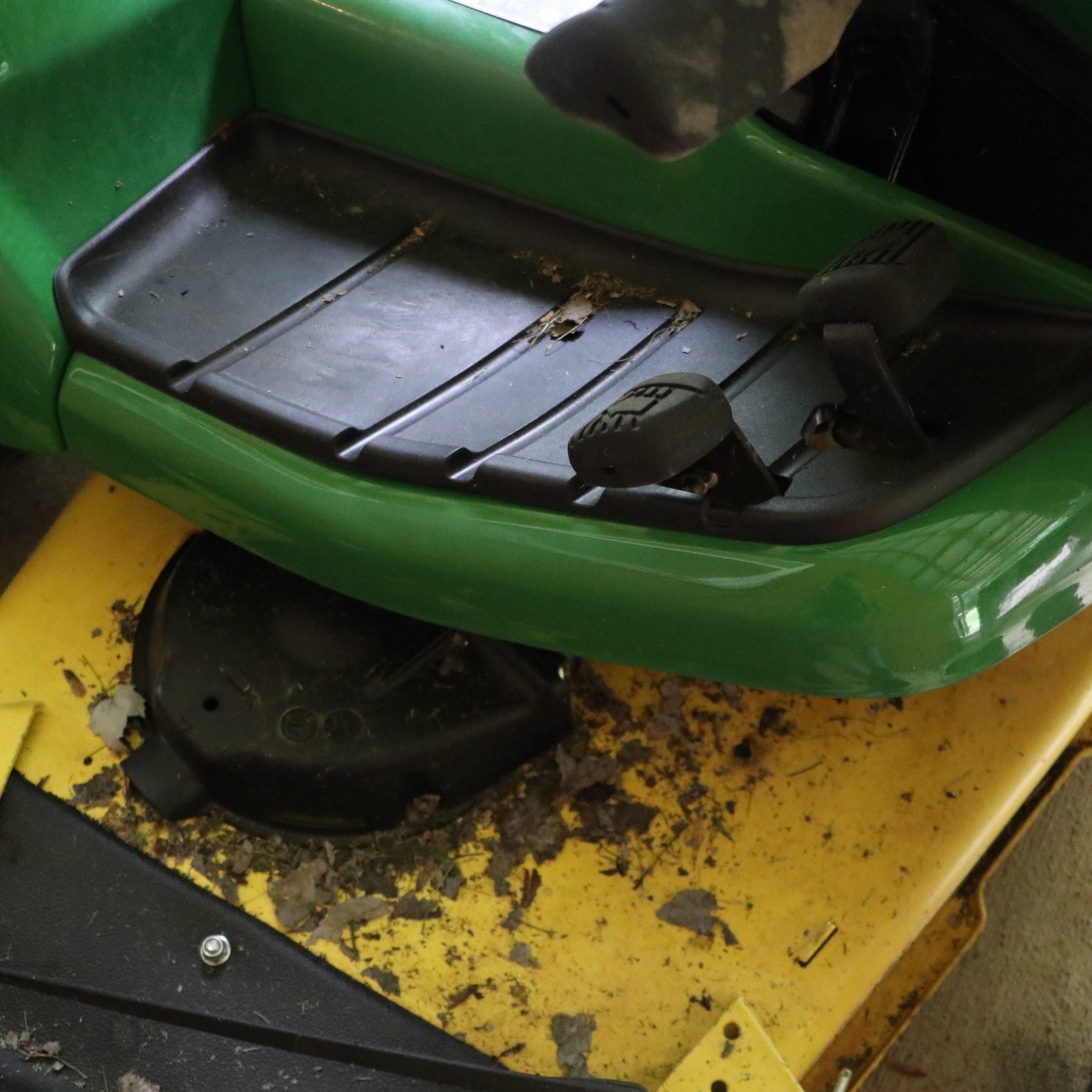 John Deere X570 Select Series Tractor