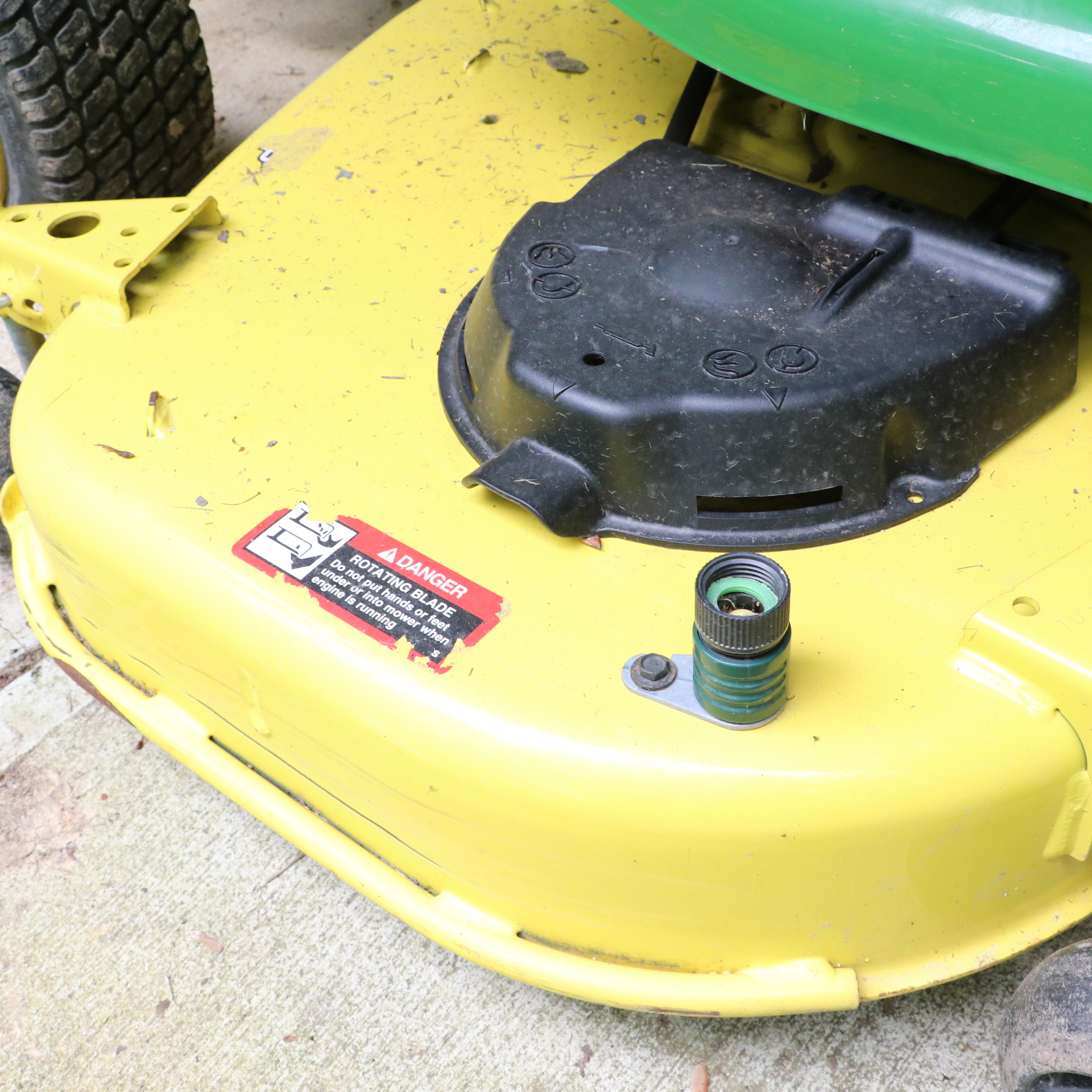 John Deere X570 Select Series Tractor