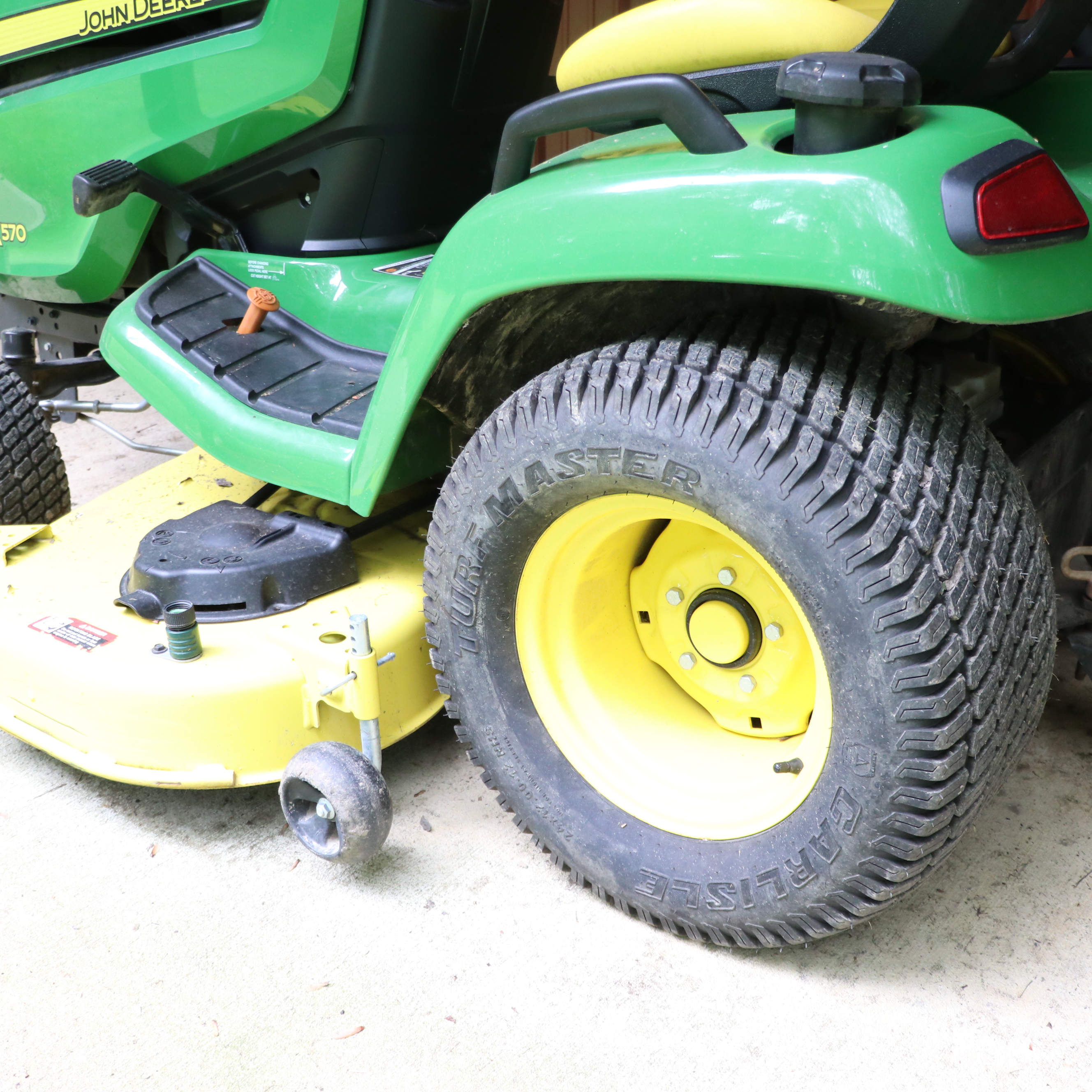 John Deere X570 Select Series Tractor