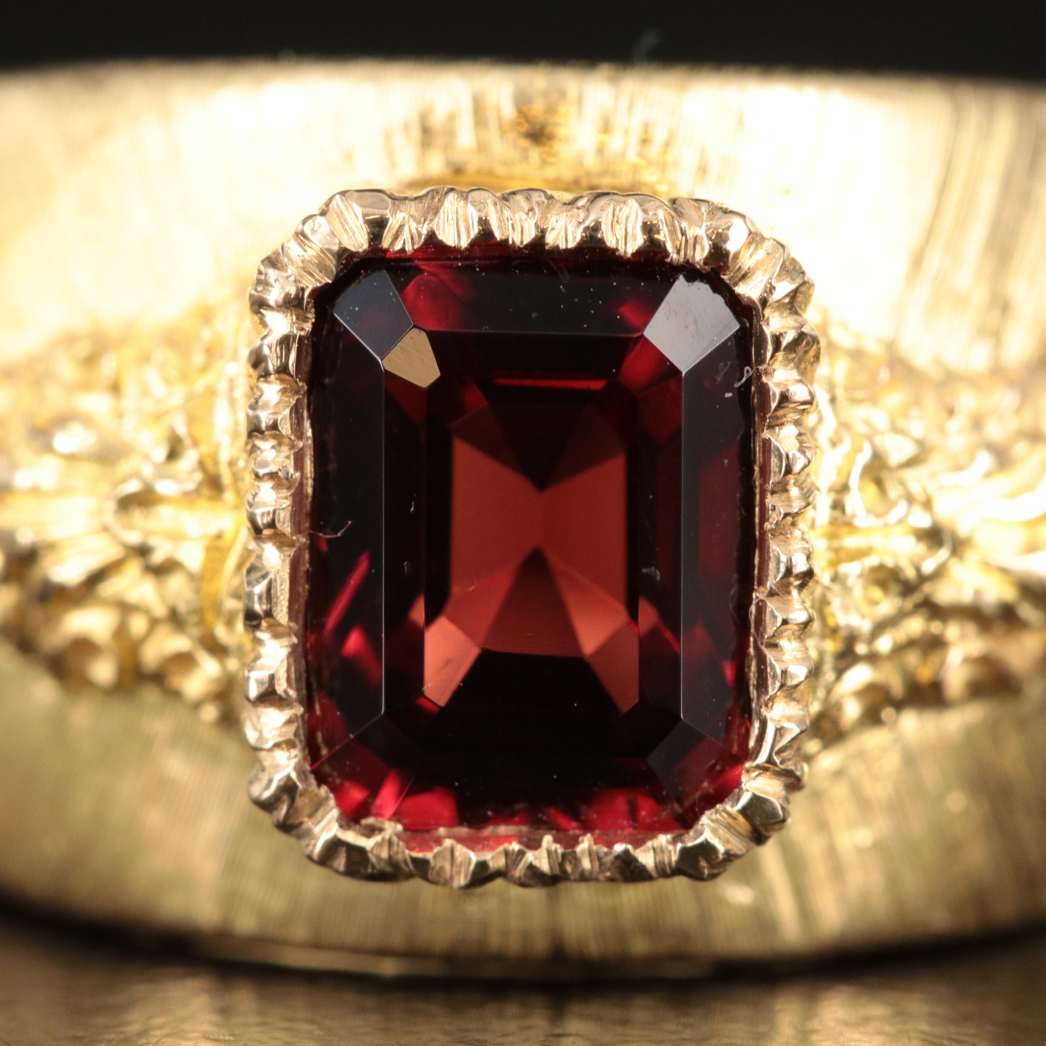 Buccellati Rigato 18K Garnet Hand Engraved Ring