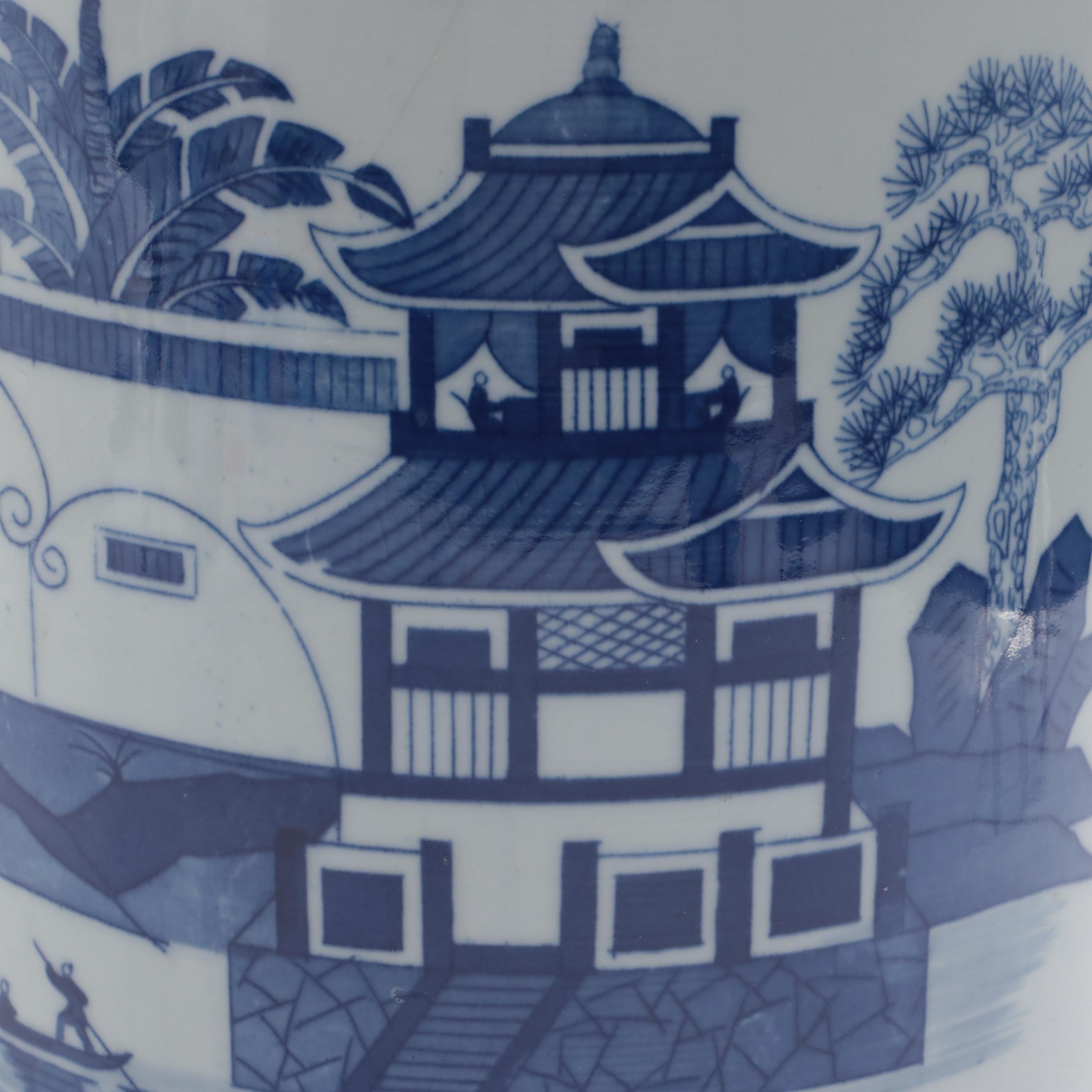 Chinese Blue and White Porcelain Umbrella Stand