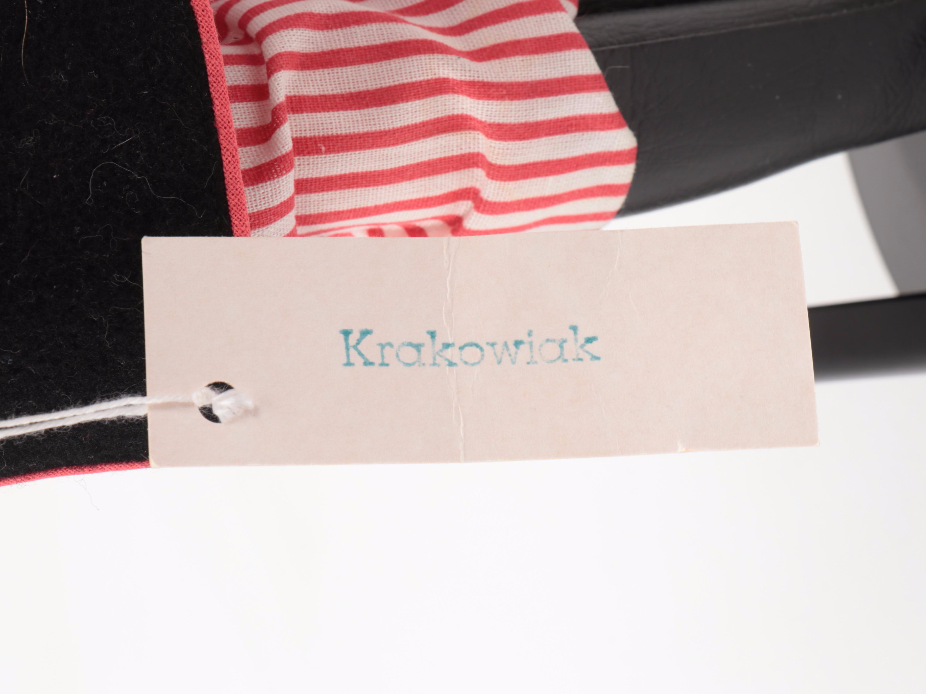 Polish Krakowiak Dress Dolls with Handmade Polish Table Runner, Late 20th C.