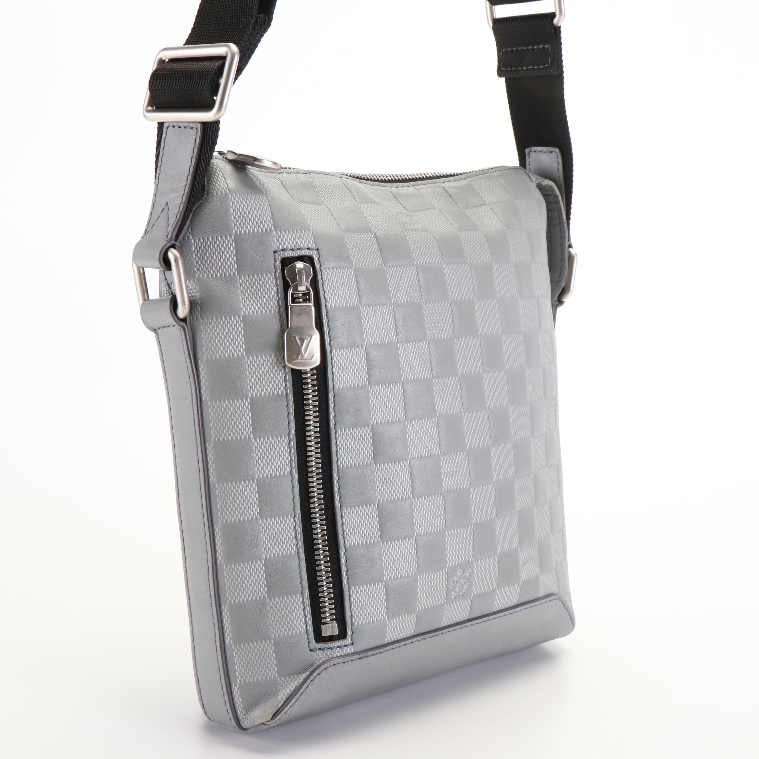 Louis Vuitton Discovery Messenger Bag in Gray Damier Infini Leather
