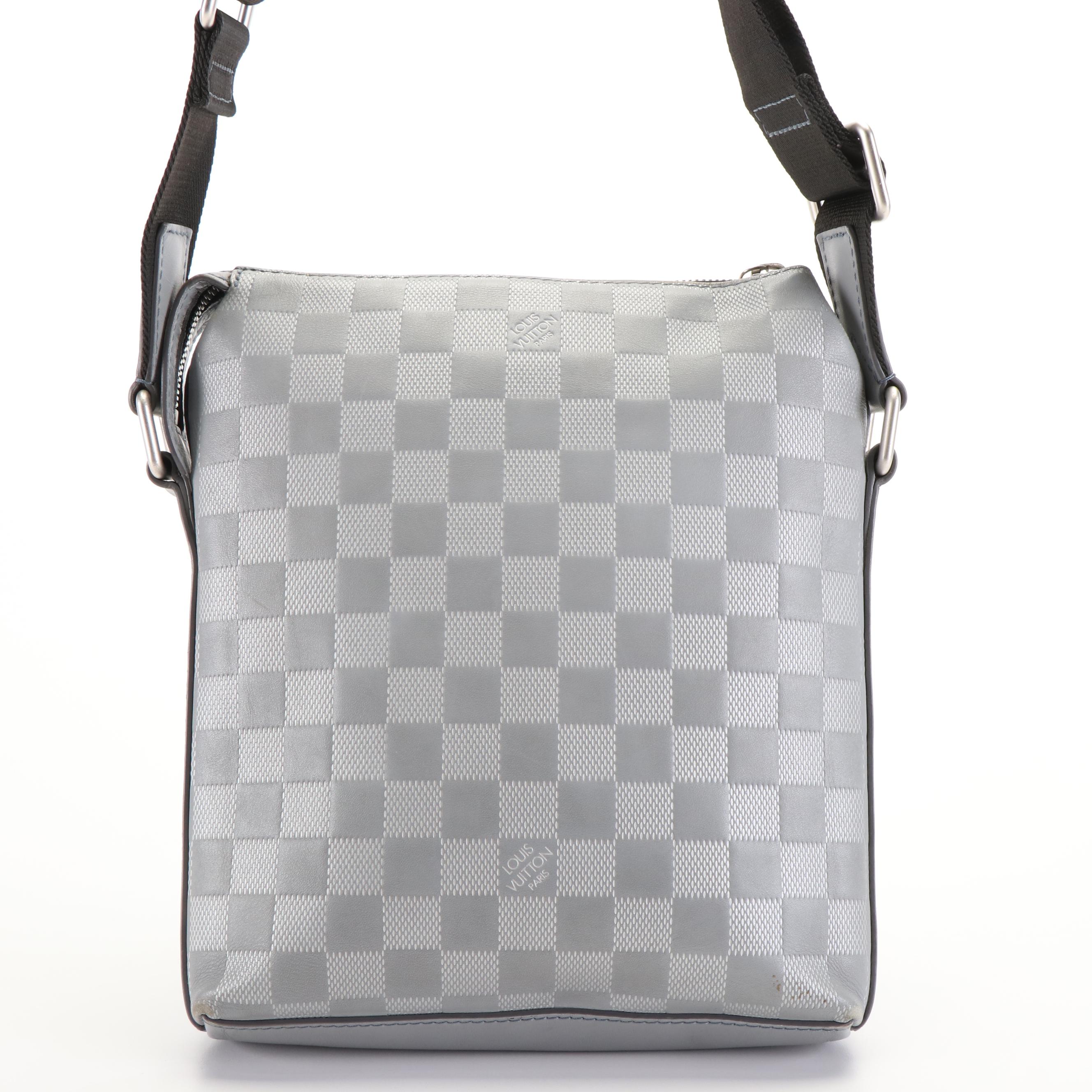 Louis Vuitton Discovery Messenger Bag in Gray Damier Infini Leather