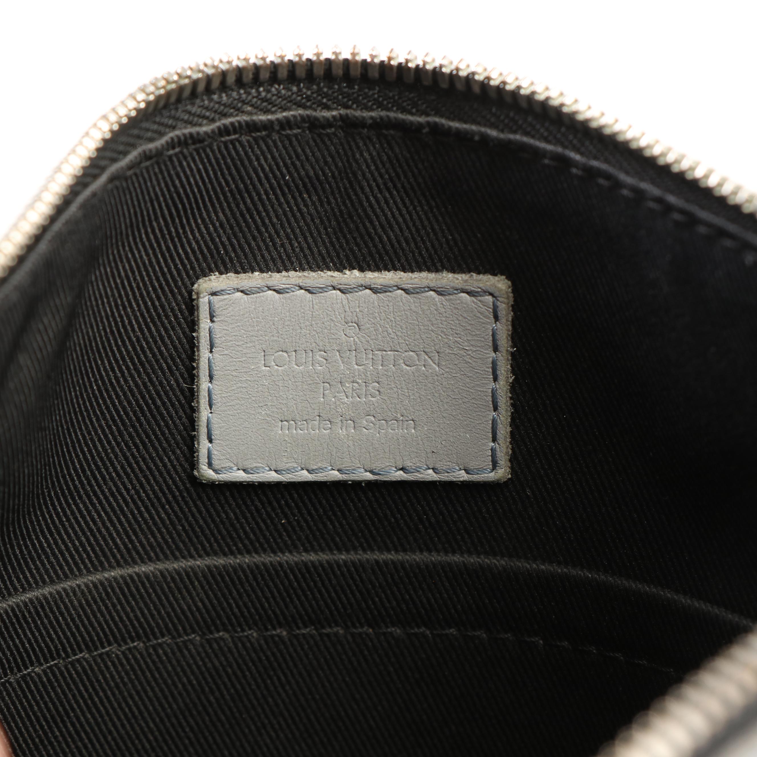 Louis Vuitton Discovery Messenger Bag in Gray Damier Infini Leather