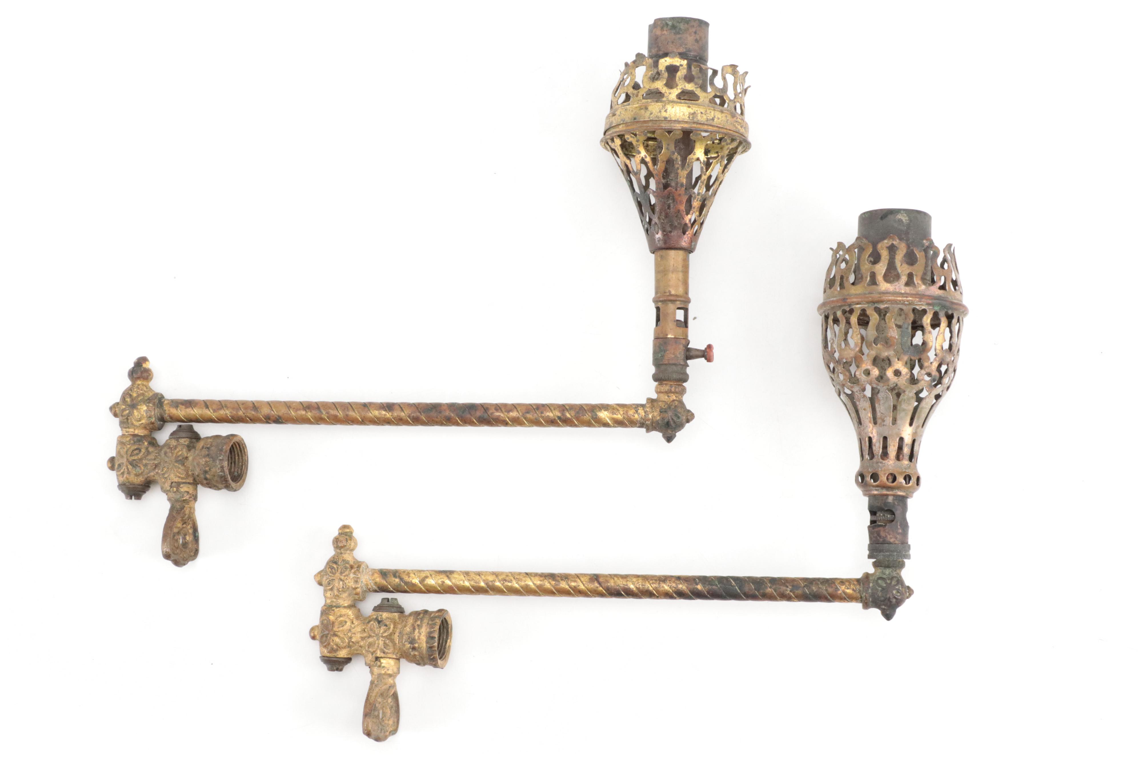 Twisted Pattern Brass Finish Gas Lamp Wall Sconce