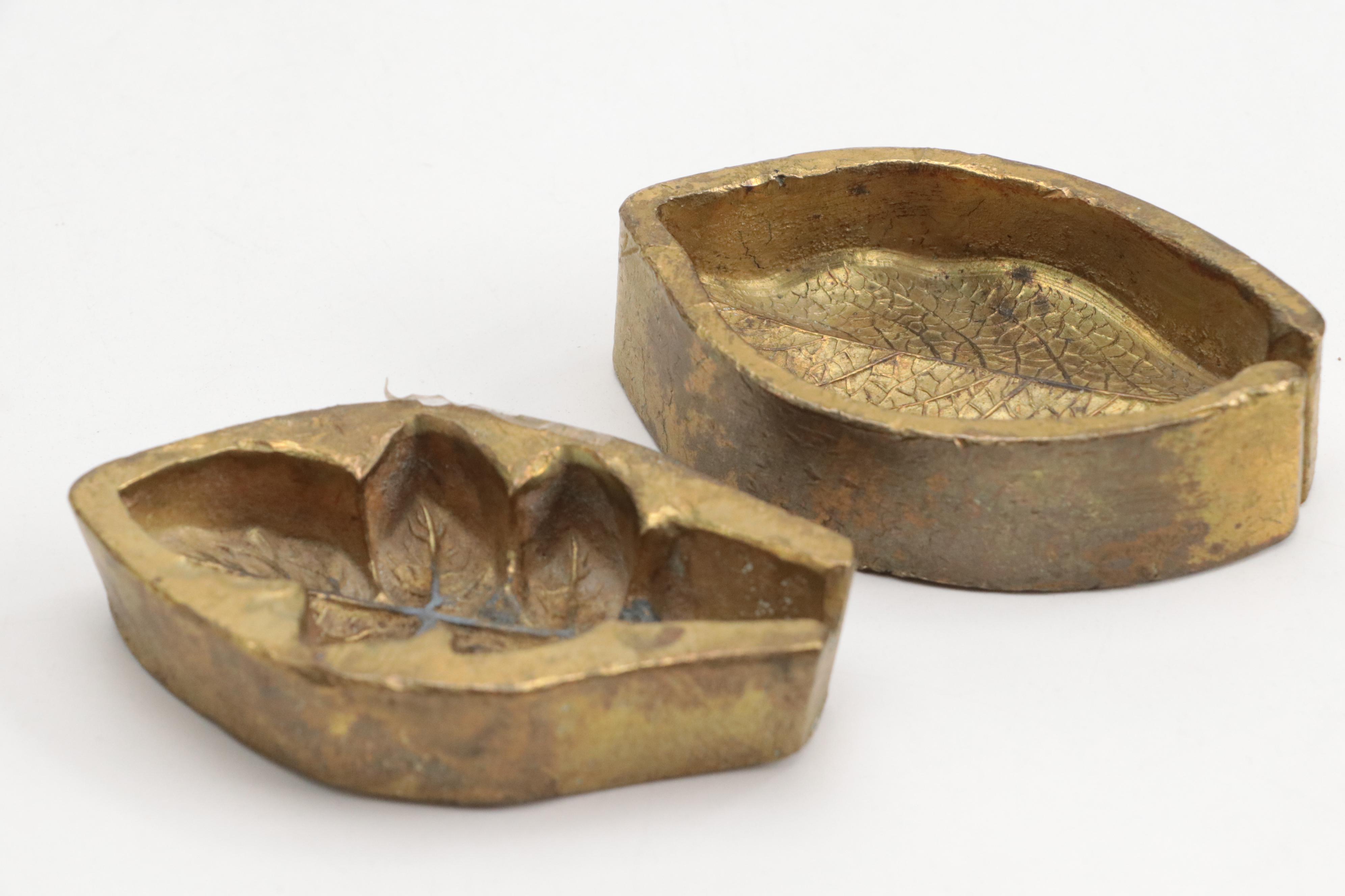 Brass Finish Metal Hour Glasses with Leaf Shape Brass Paperweights