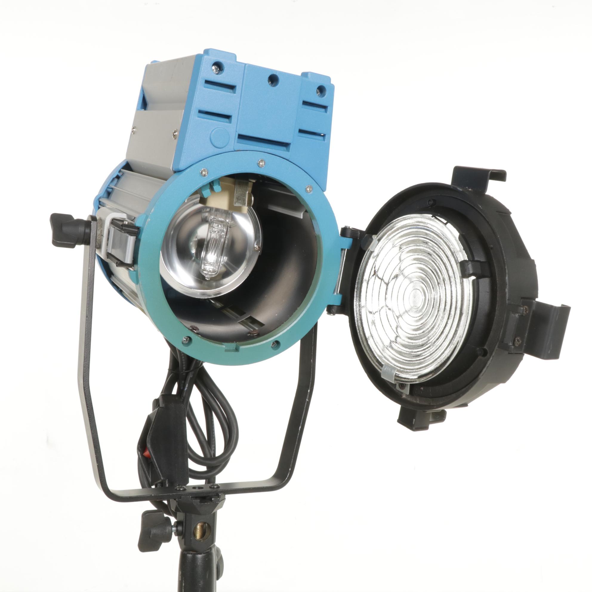 Photography Studio Fresnel Light on Tripod Stand