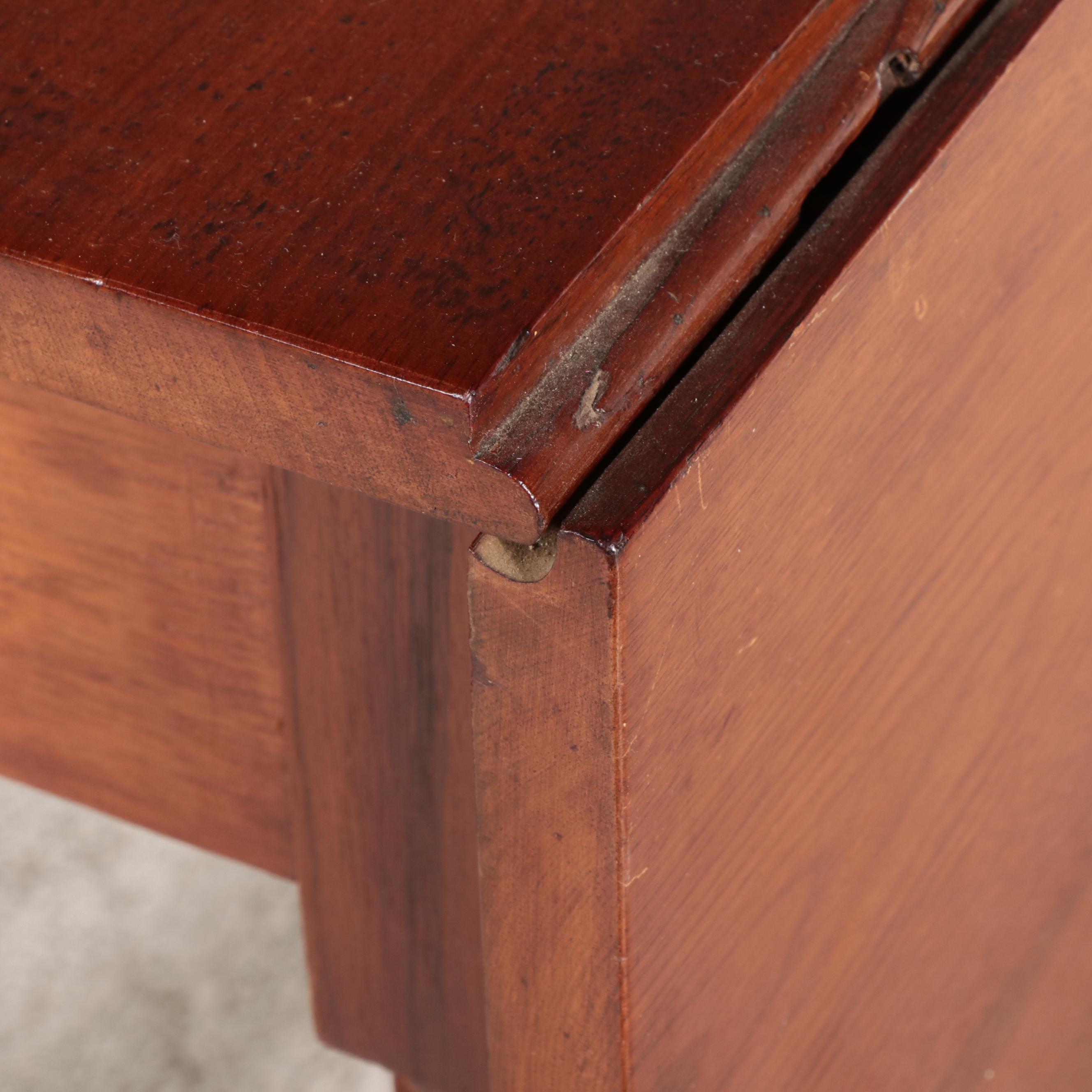 American Primitive Walnut Drop-Leaf Dining Table, 19th Century
