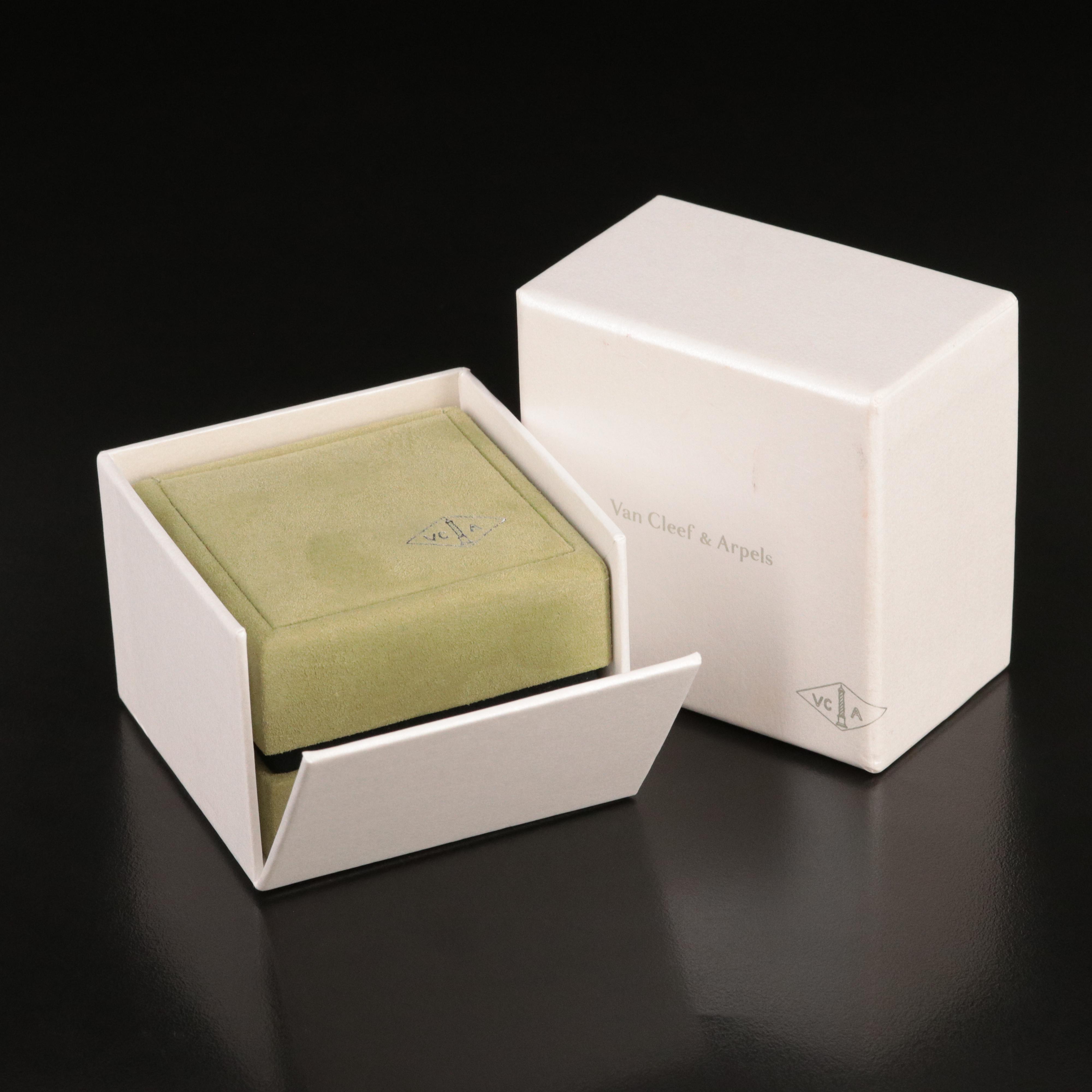 Van Cleef & Arpels Sweet Alhambra 18K Mother of Pearl Necklace