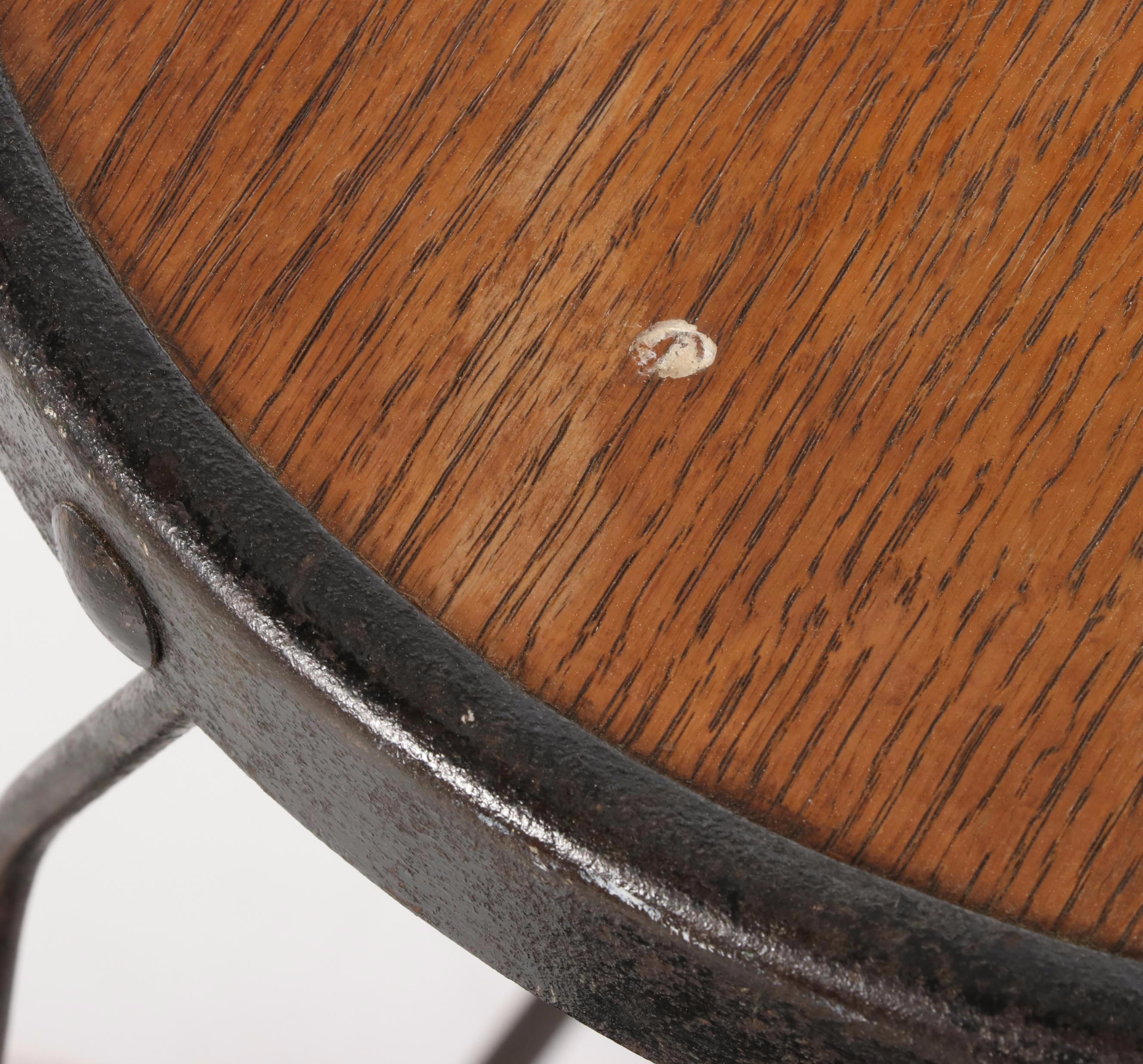 Victorian Royal MM Co (Chicago) Twisted Wire and Wood Shoe Shine Chair and Stand