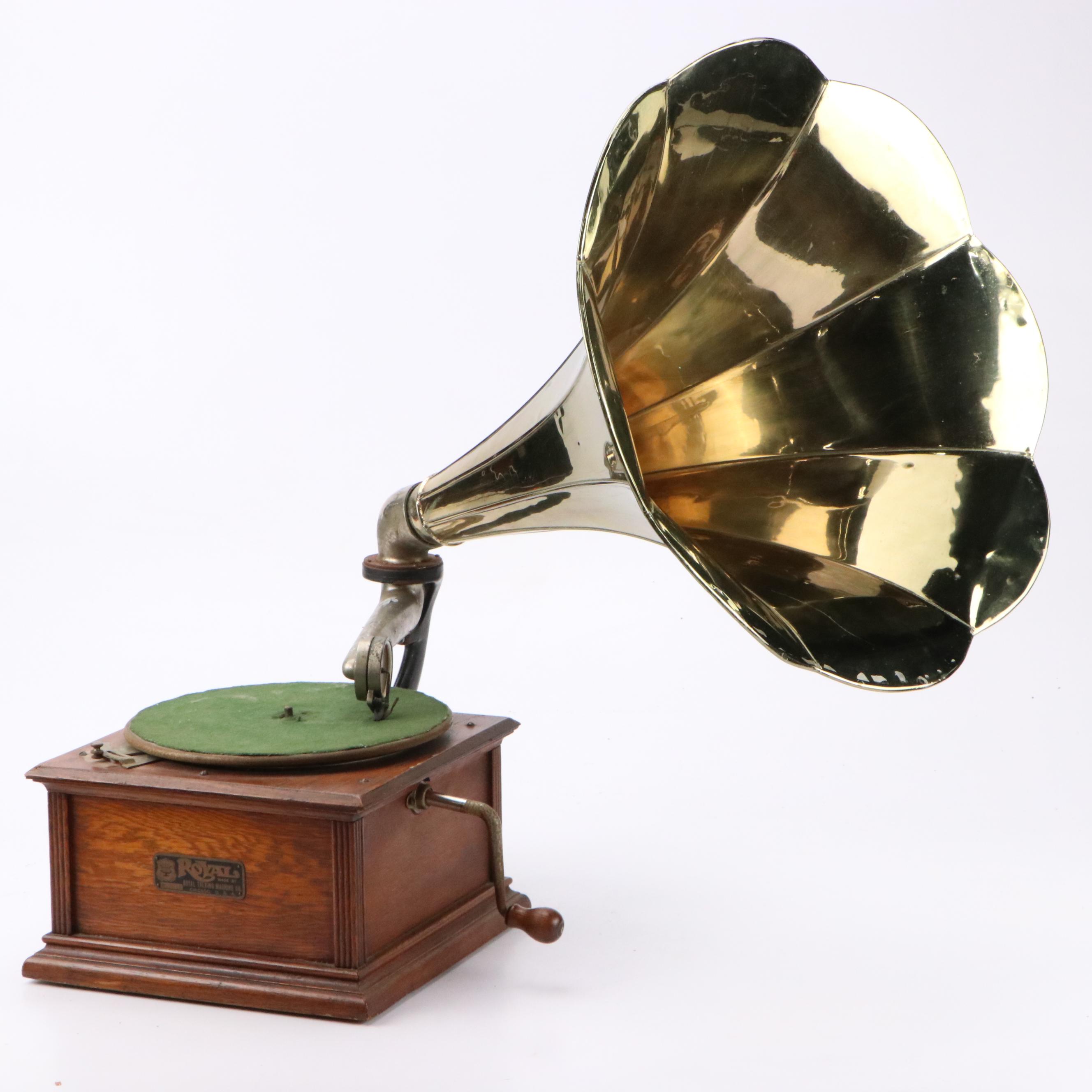 Royal Talking Machine Oak Hand-Crank Gramophone