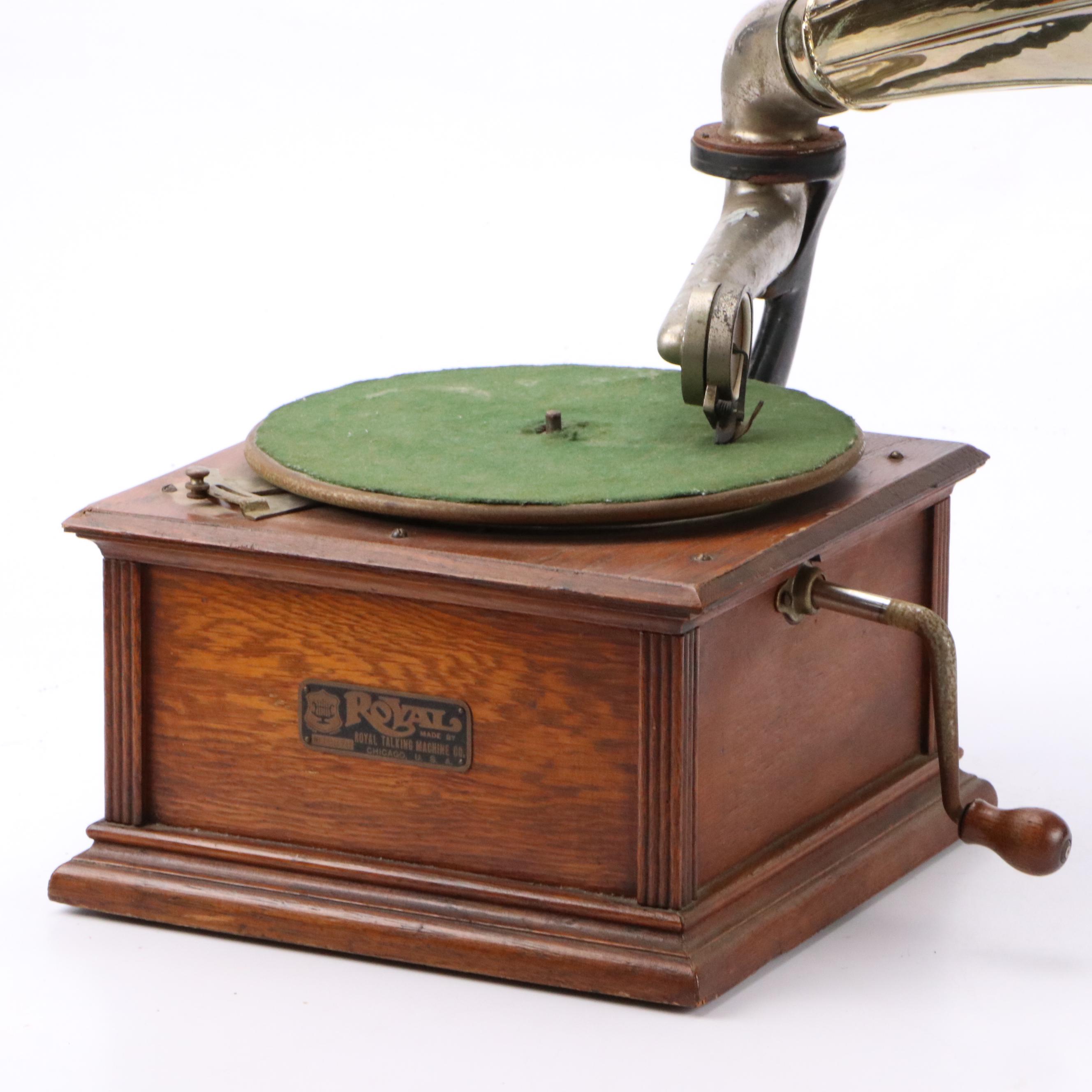 Royal Talking Machine Oak Hand-Crank Gramophone