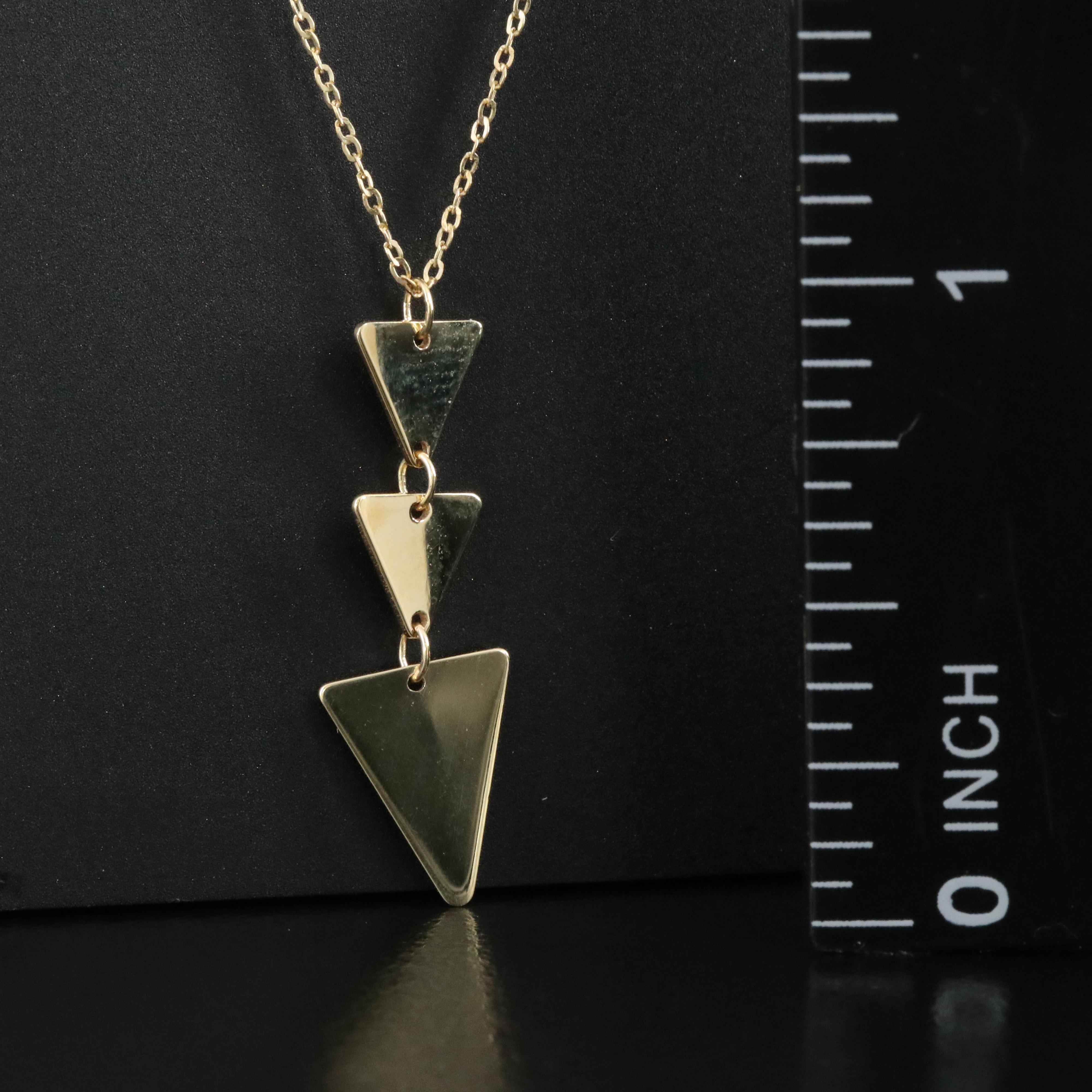 10K Triangular Pendant Necklace