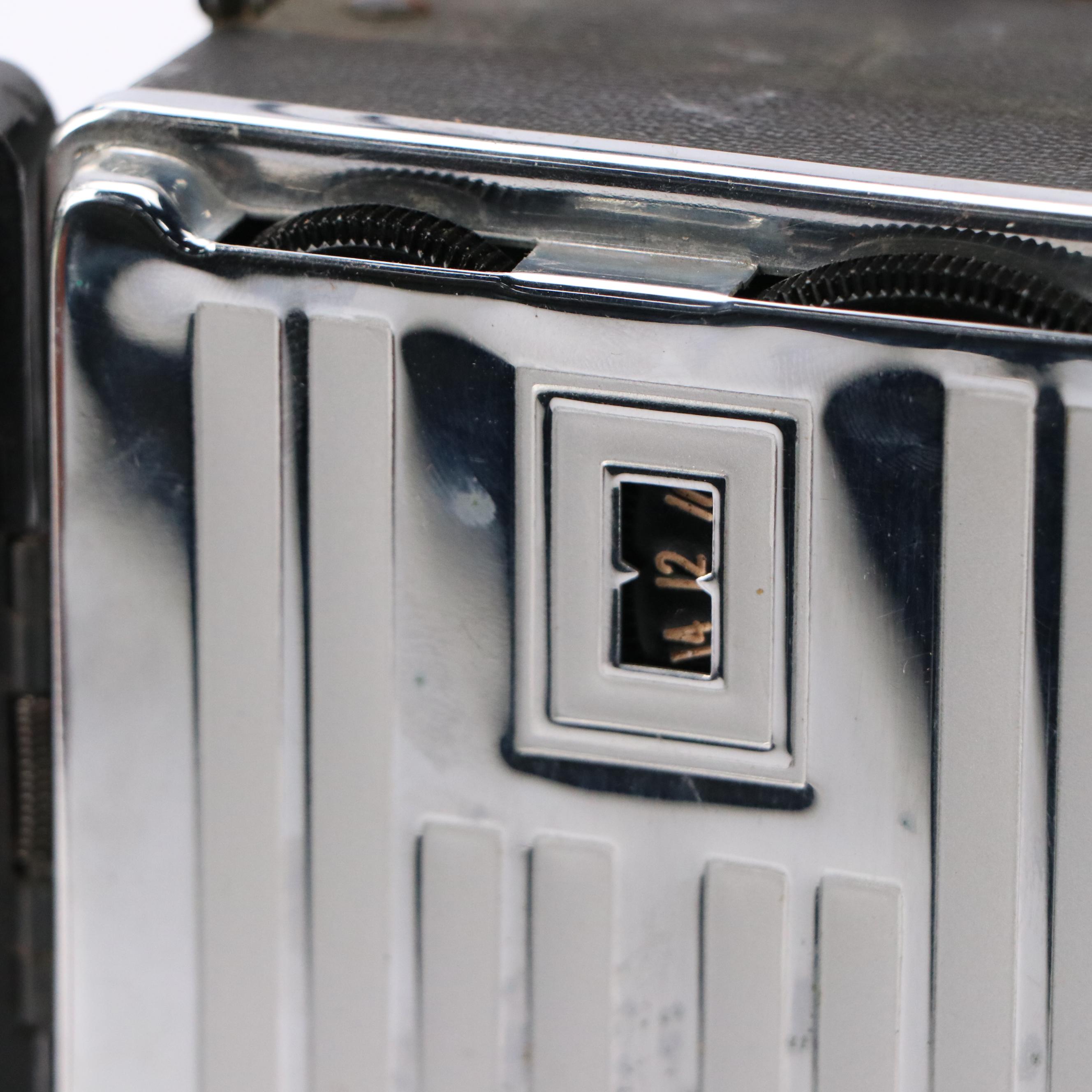 RCA BP-10 Personal Portable Tube Radio, 1940s