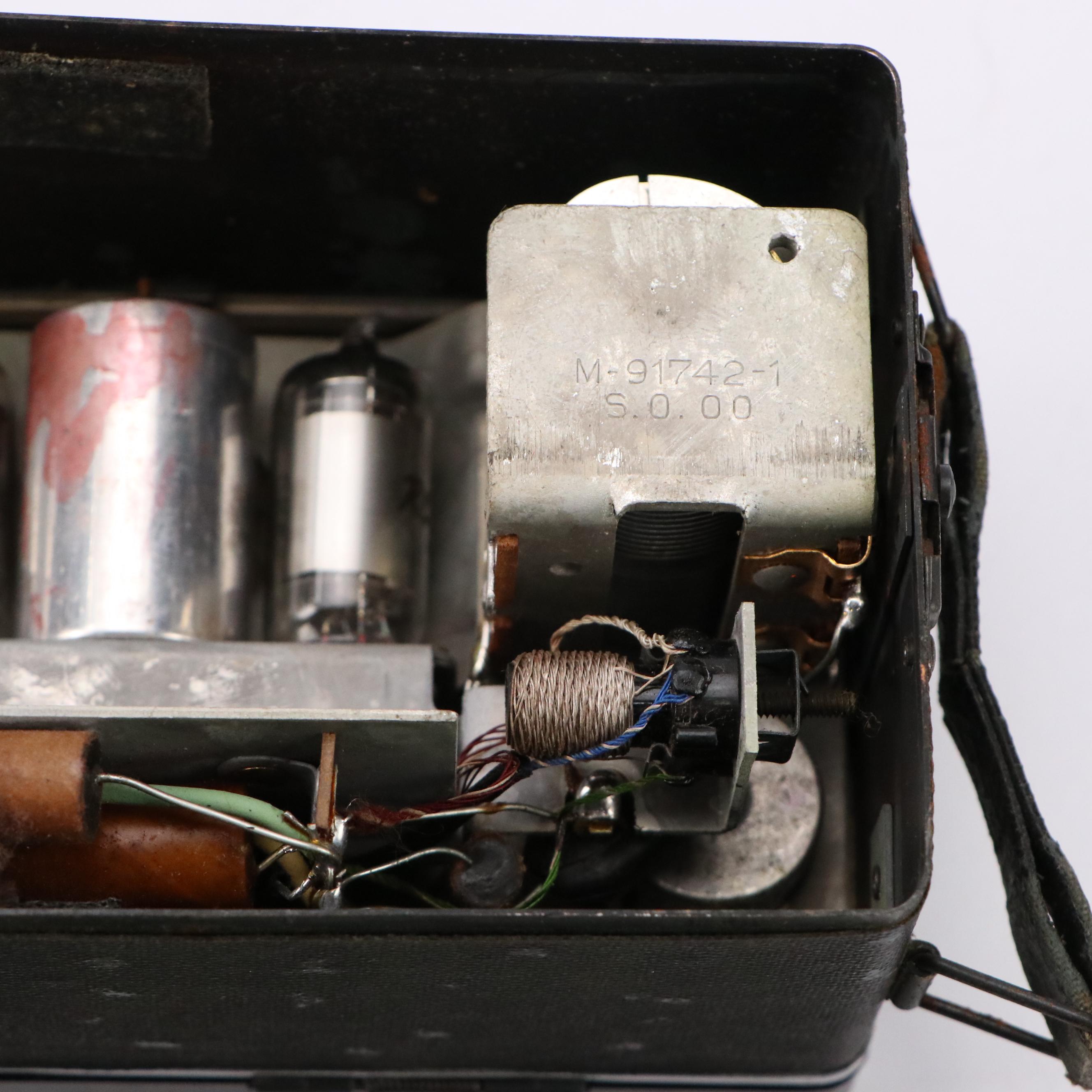 RCA BP-10 Personal Portable Tube Radio, 1940s