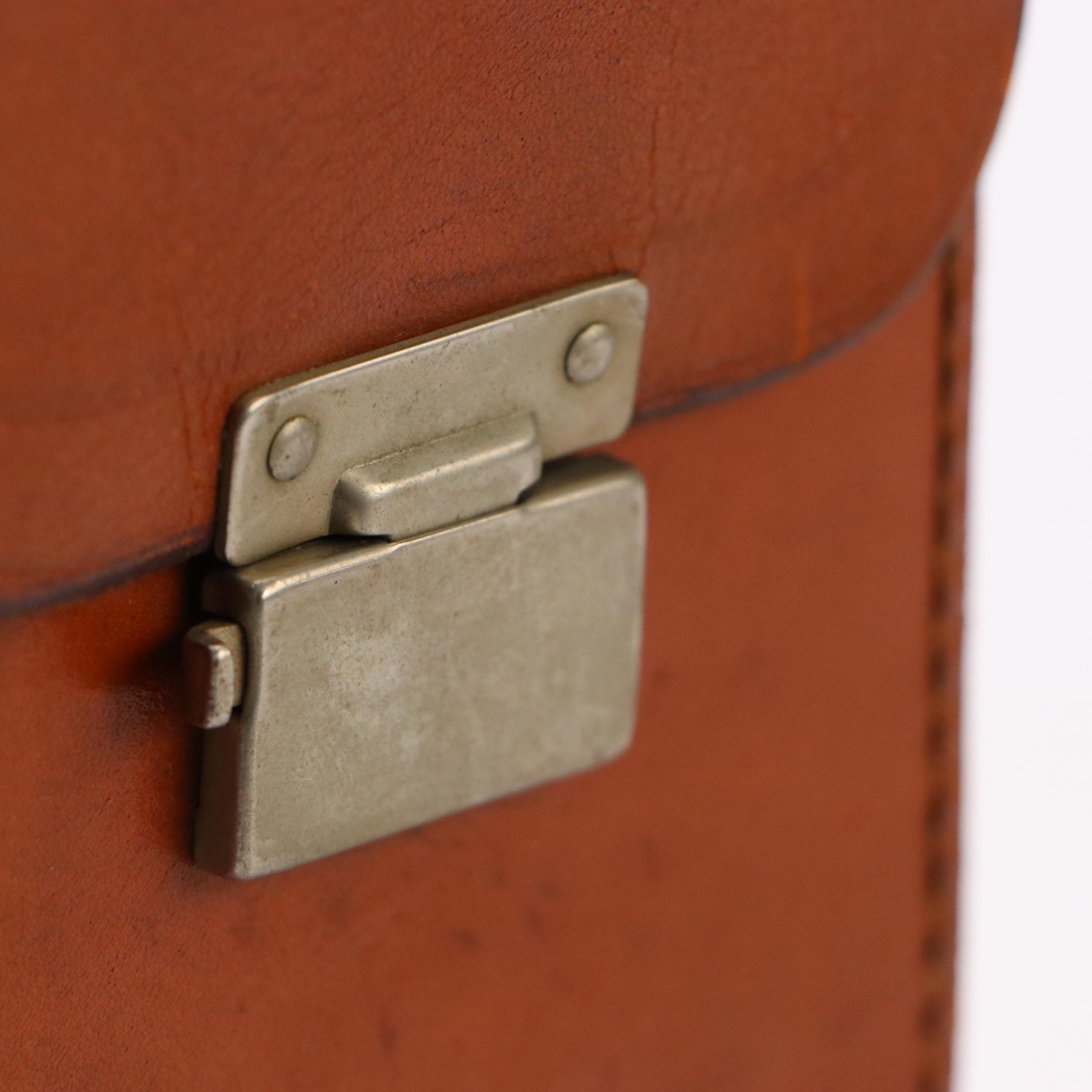 RCA BP-10 Personal Portable Tube Radio, 1940s