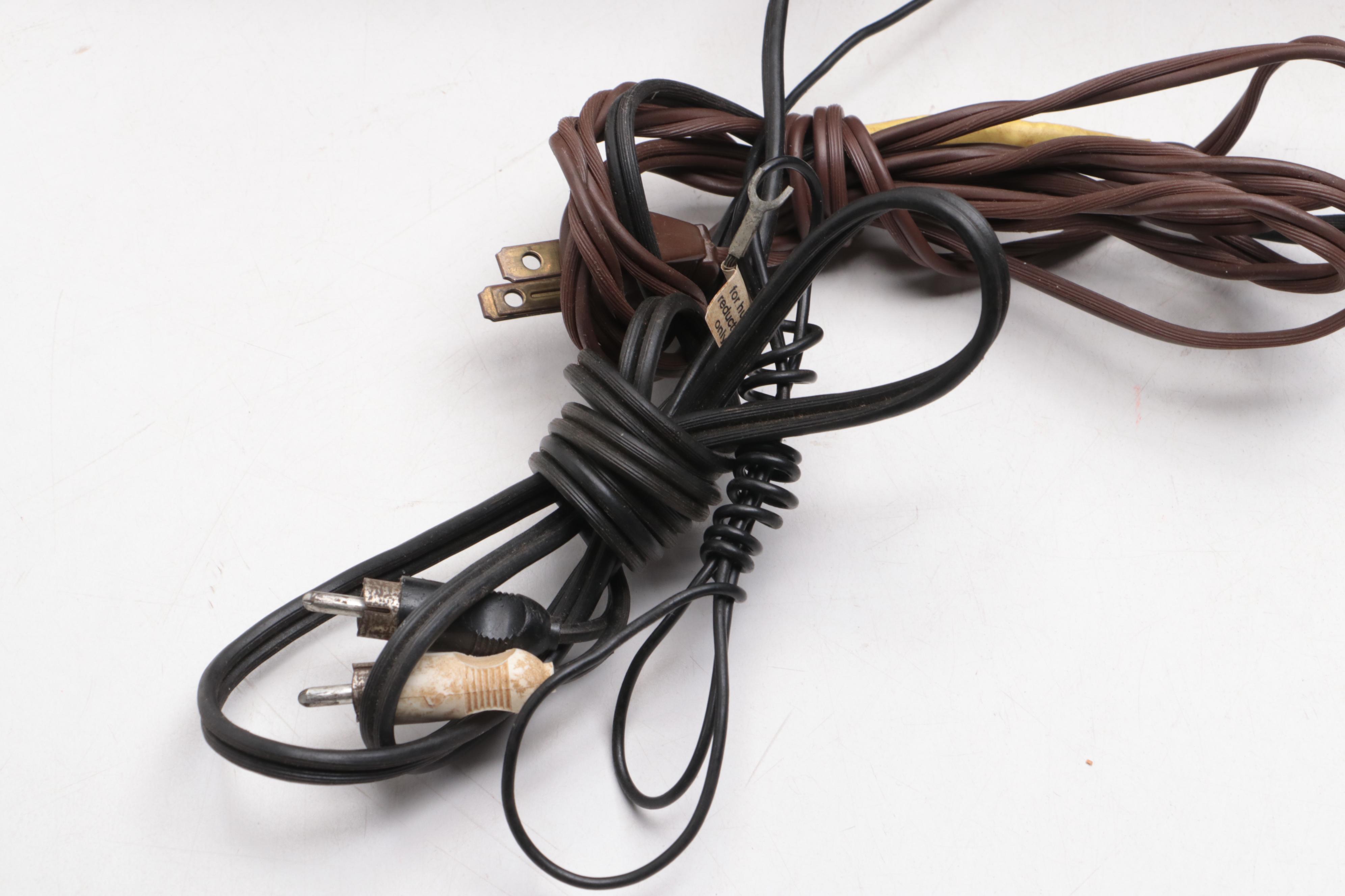 Dual Model 601 Walnut Finish Record Player, 1970s