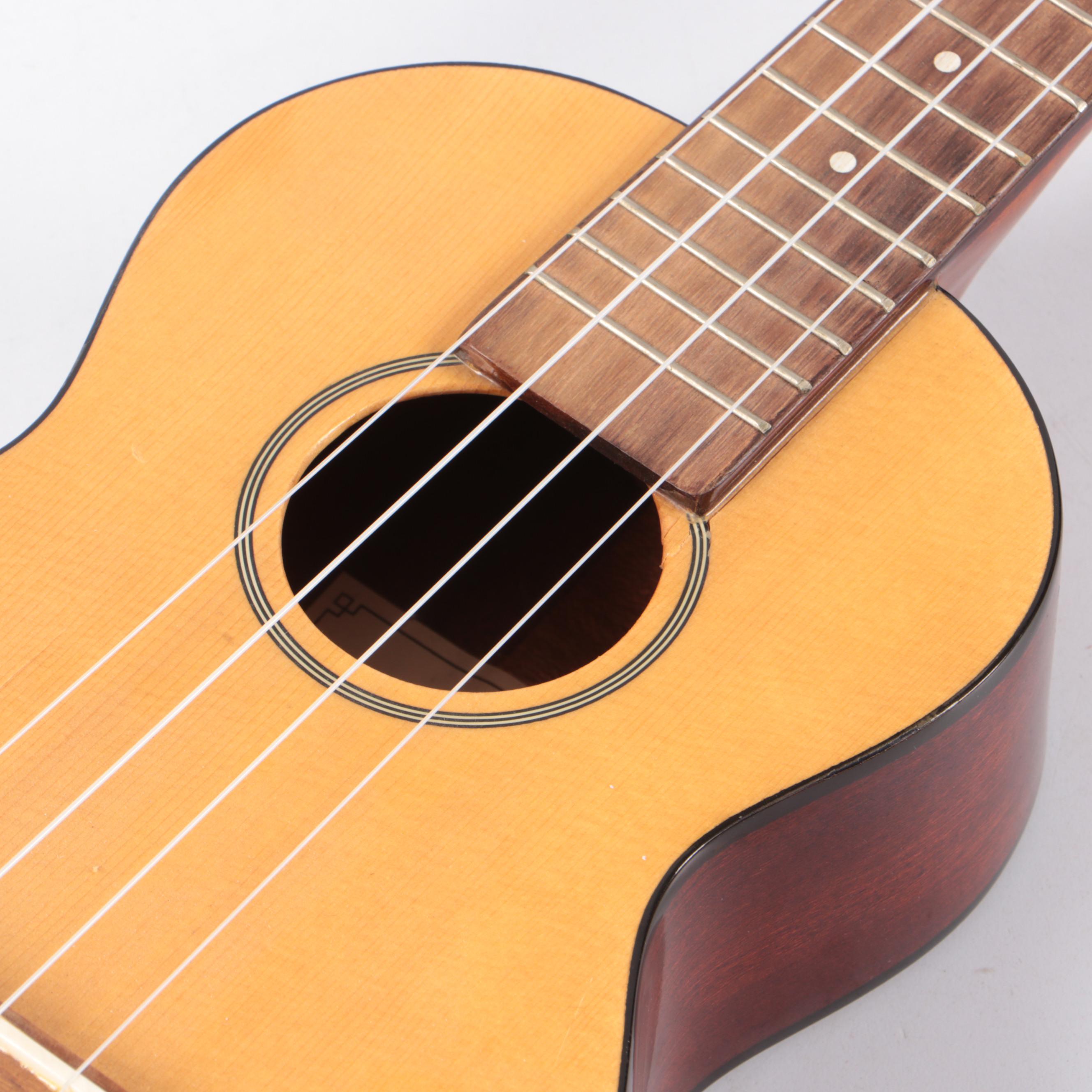 Kamoa Right-Handed Ukulele