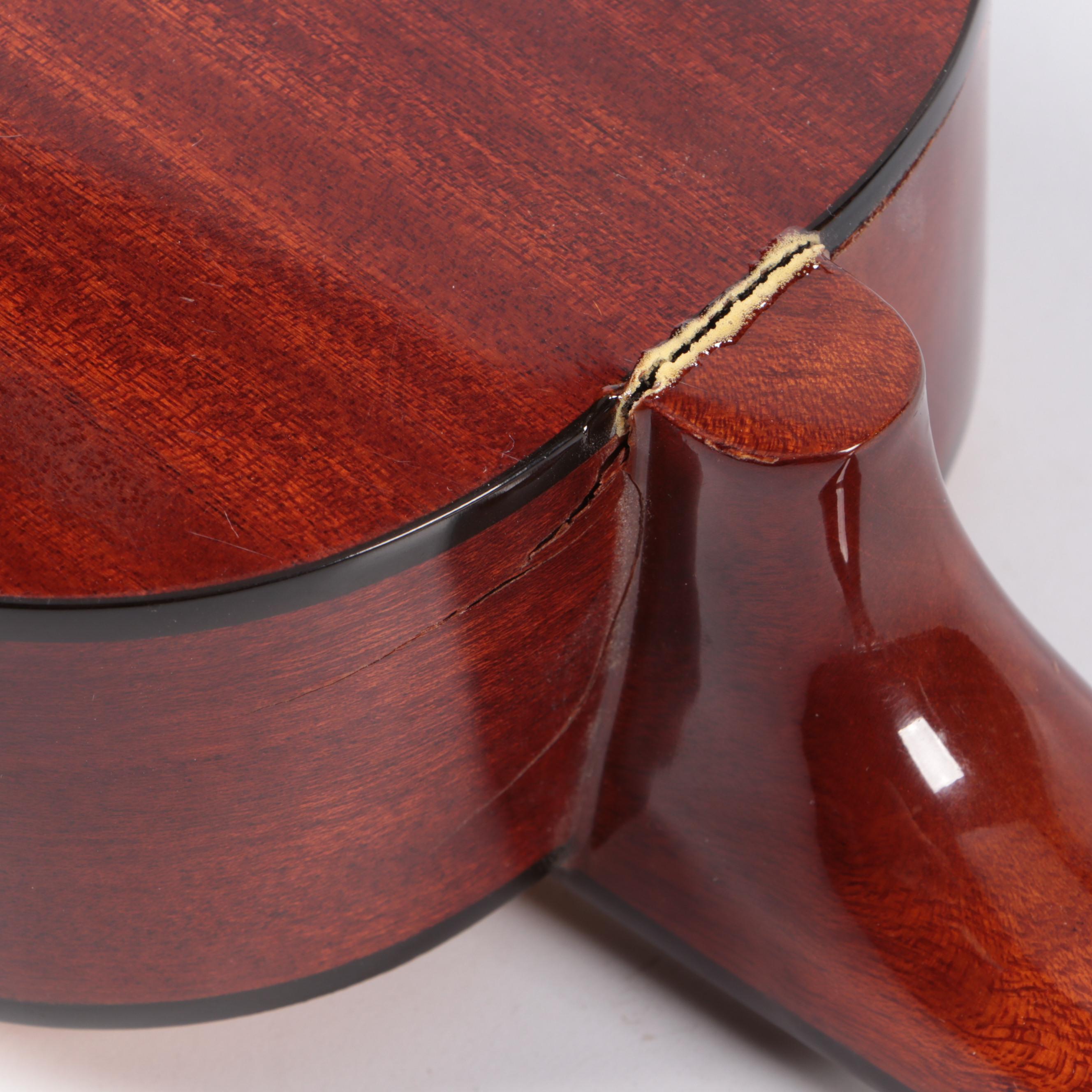 Kamoa Right-Handed Ukulele