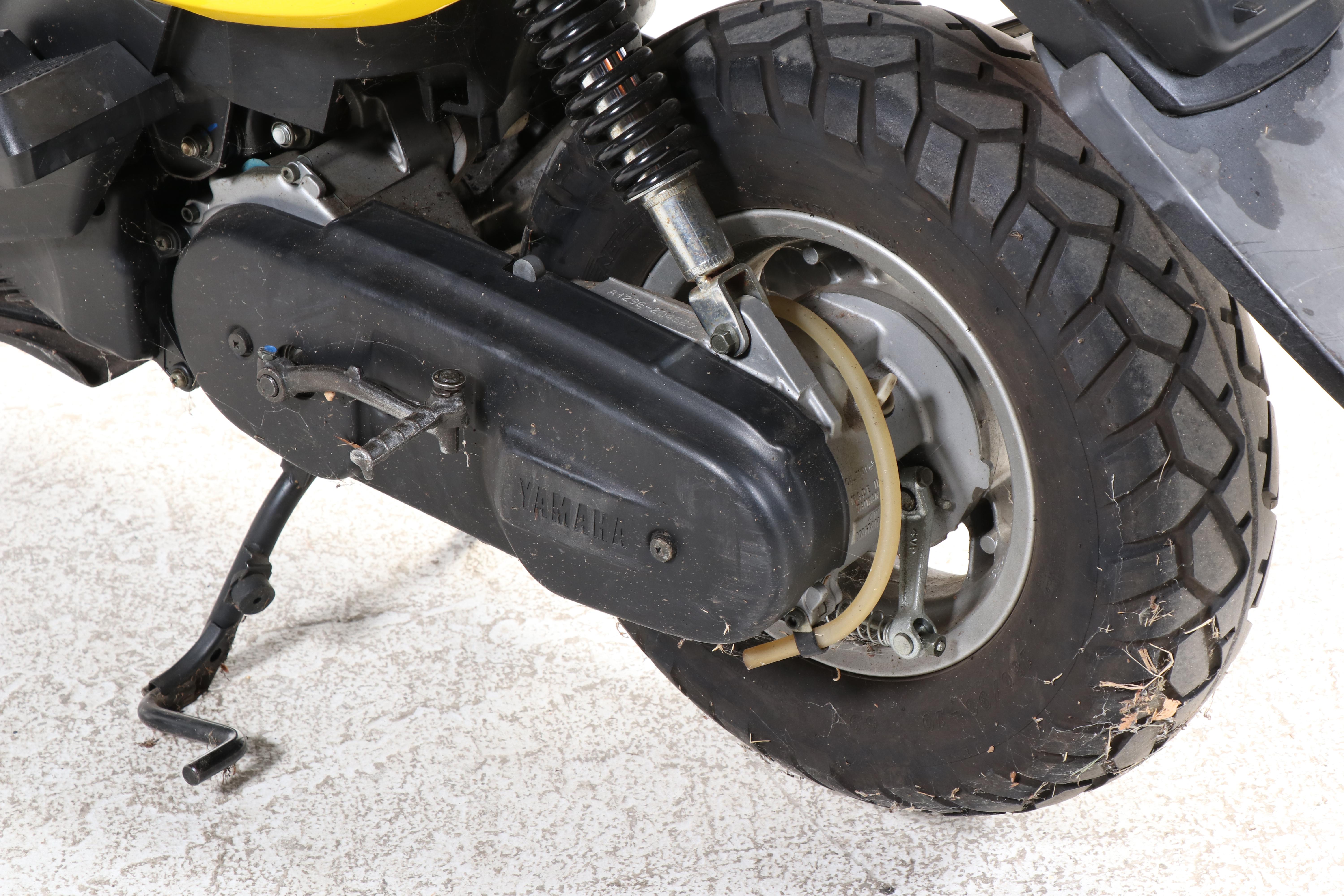 Yamaha Zuma Sport Two-Stroke Scooter, 2002