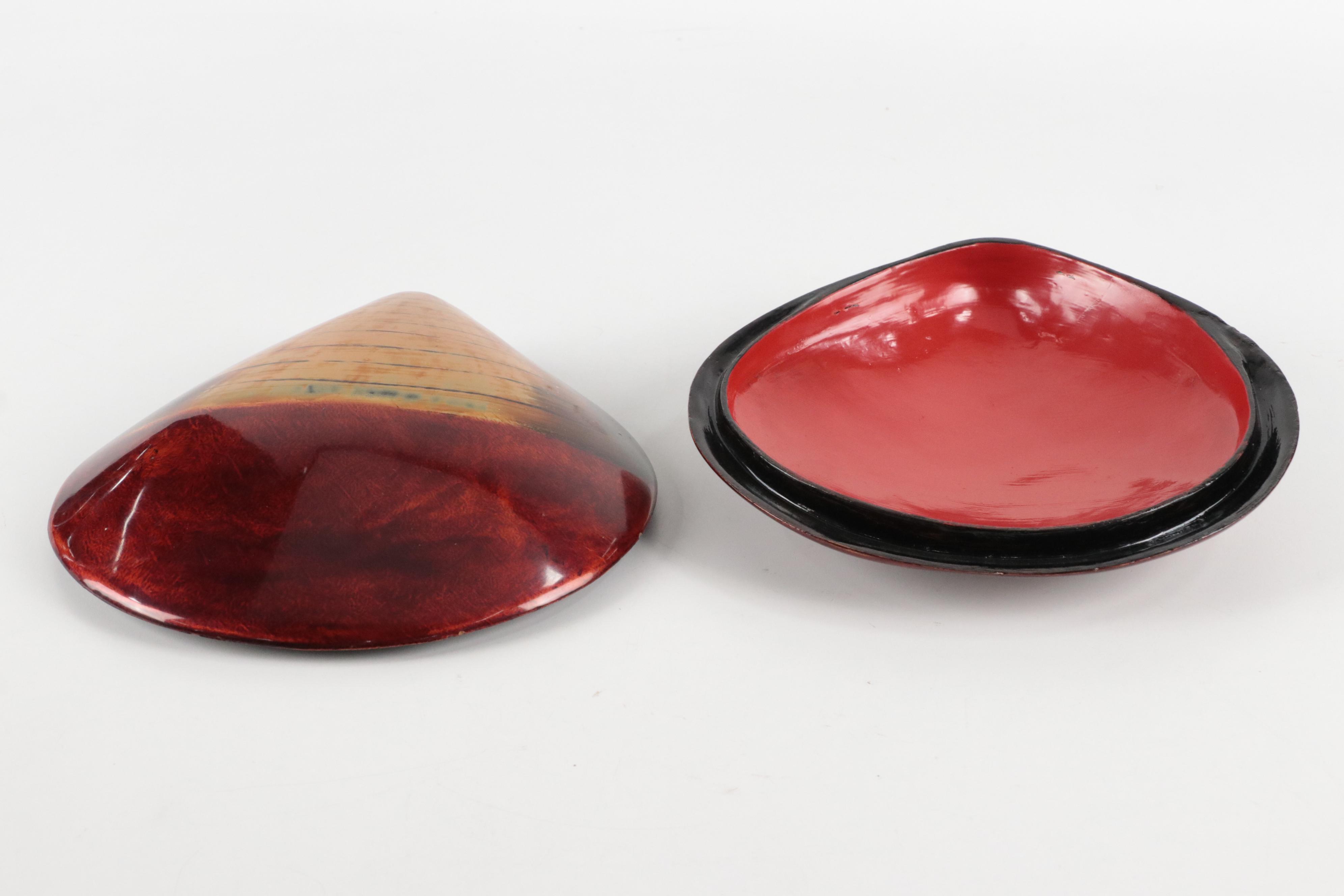 Lacquered Papier-Mâché Shell Shaped Box