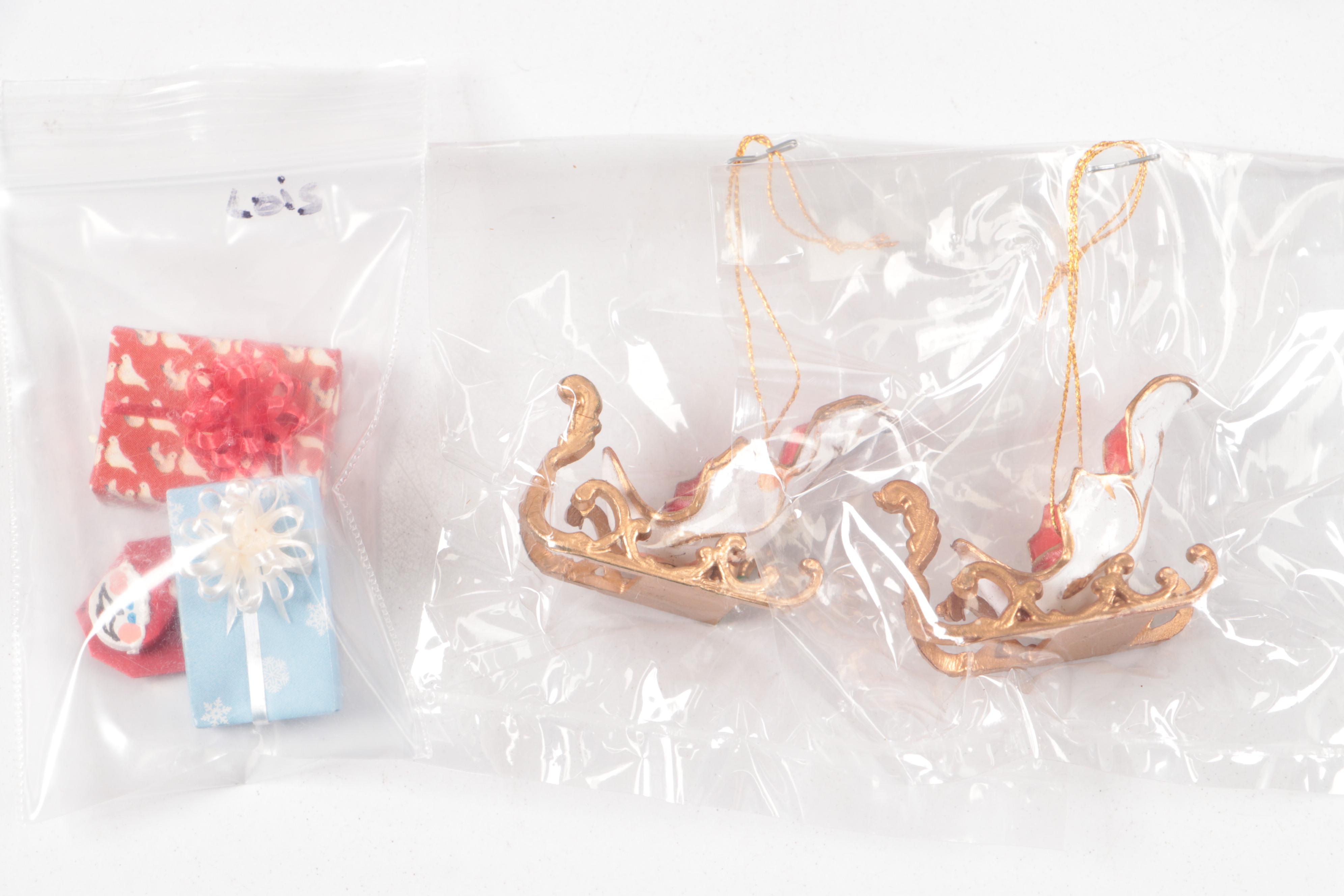 Hobbyist-Made Christmas Caroler Diorama with Other Christmas-Themed Miniatures