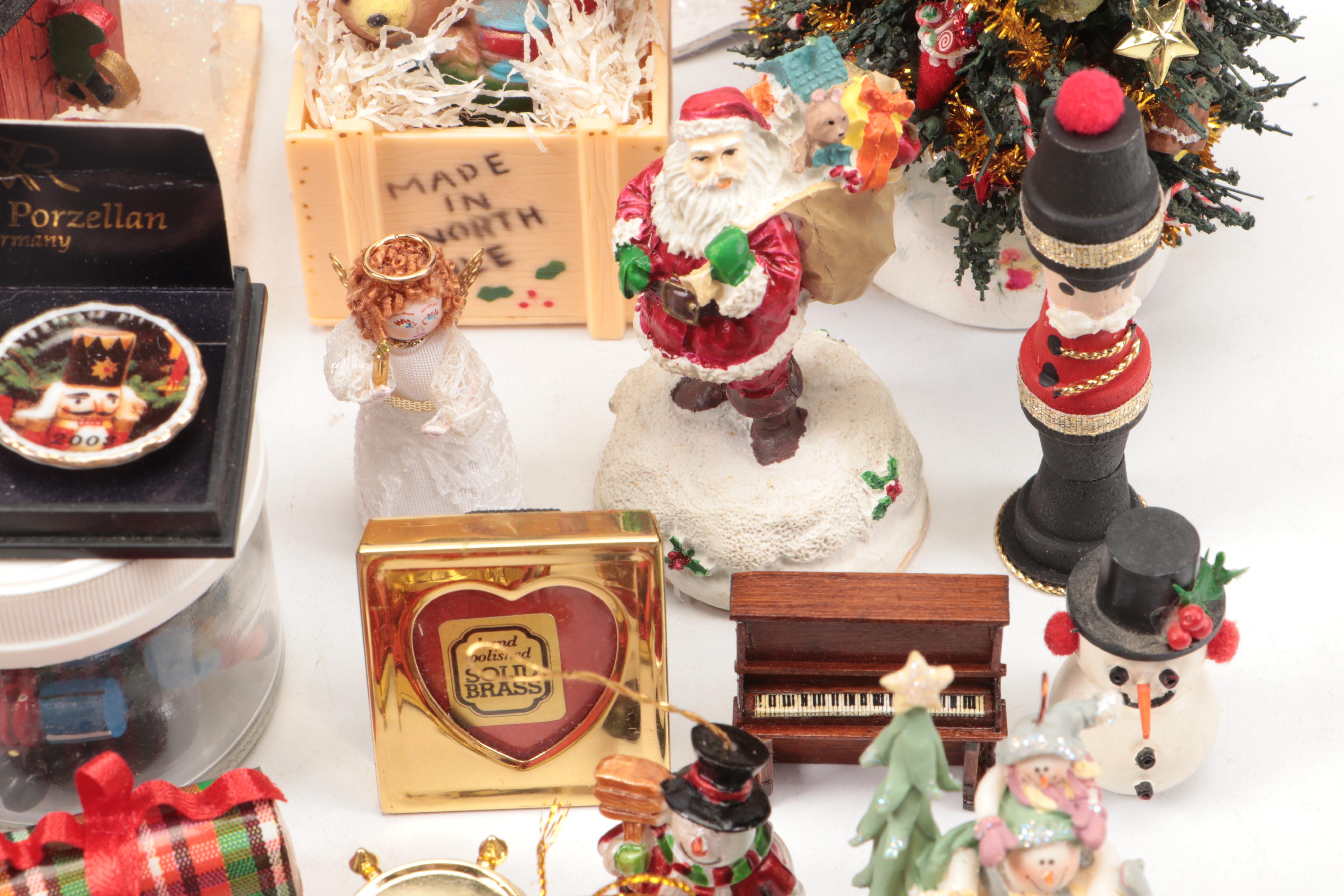 Hobbyist-Made Christmas Caroler Diorama with Other Christmas-Themed Miniatures