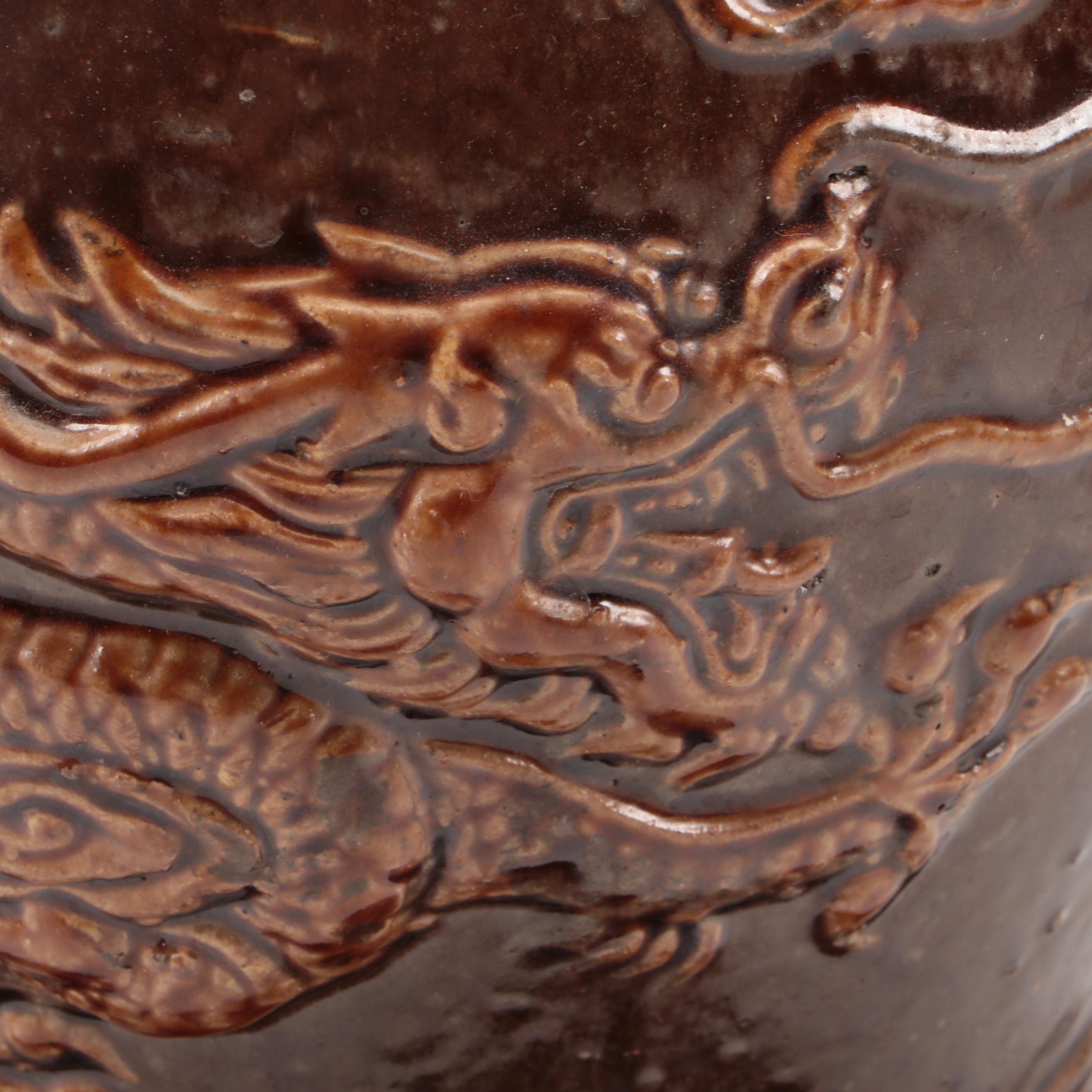 Chinese Three-Toed Dragon Egg Pot with Carved Stand