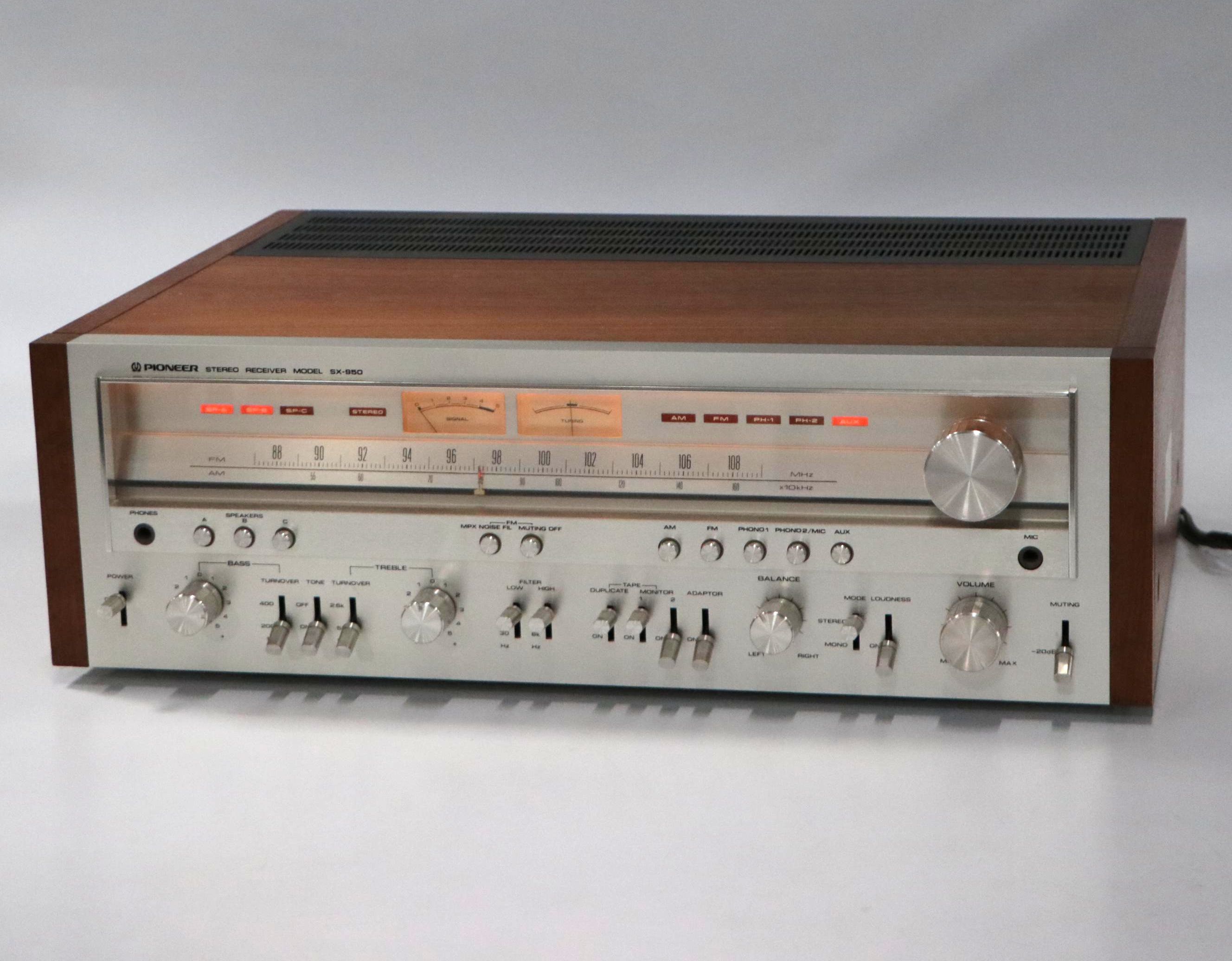 Pioneer AM/FM Stereo Receiver Model SX-950 with Veneer Cabinet, 1970s