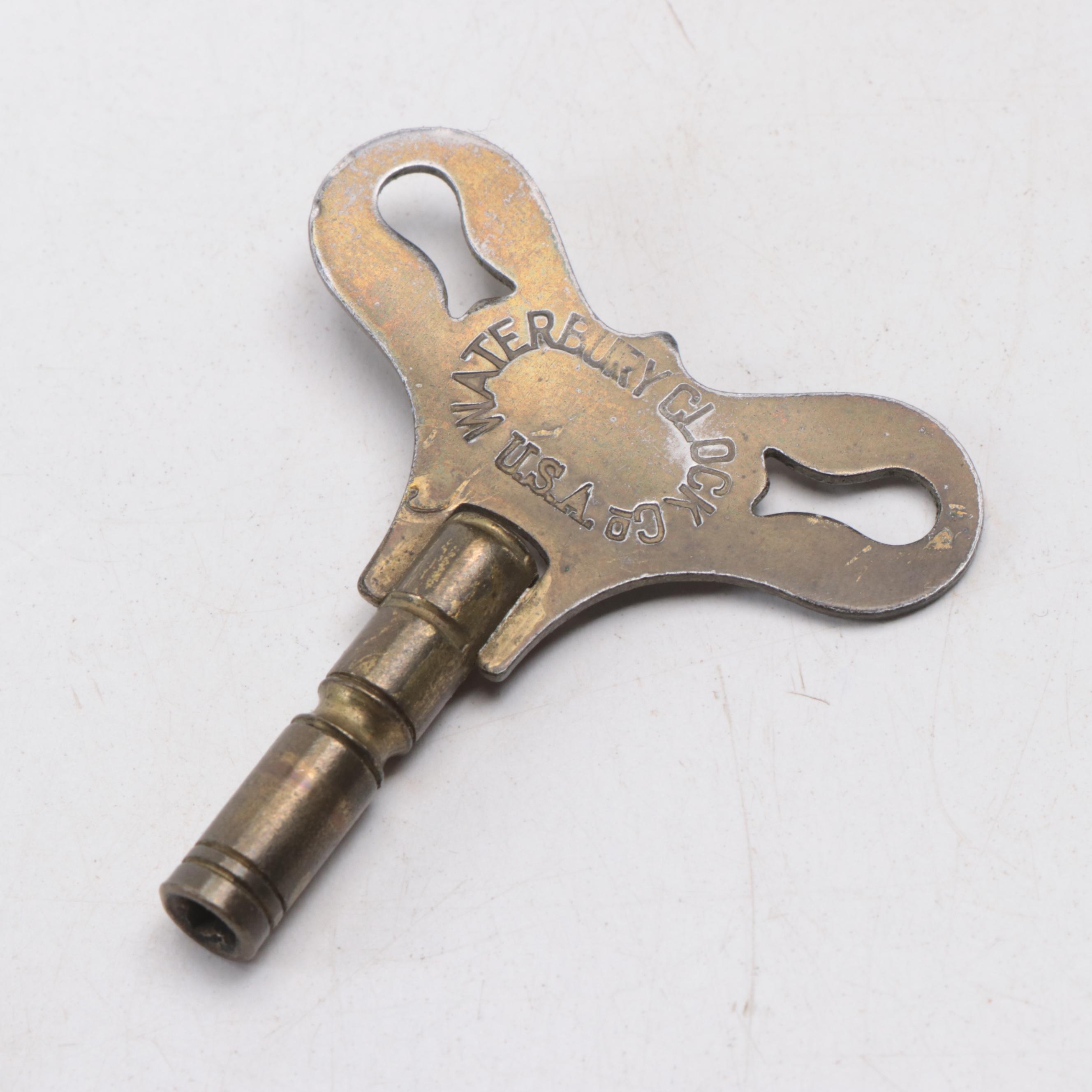 Waterbury Wooden Gingerbread Mantel Clock, Late 19th/Early 20th Century