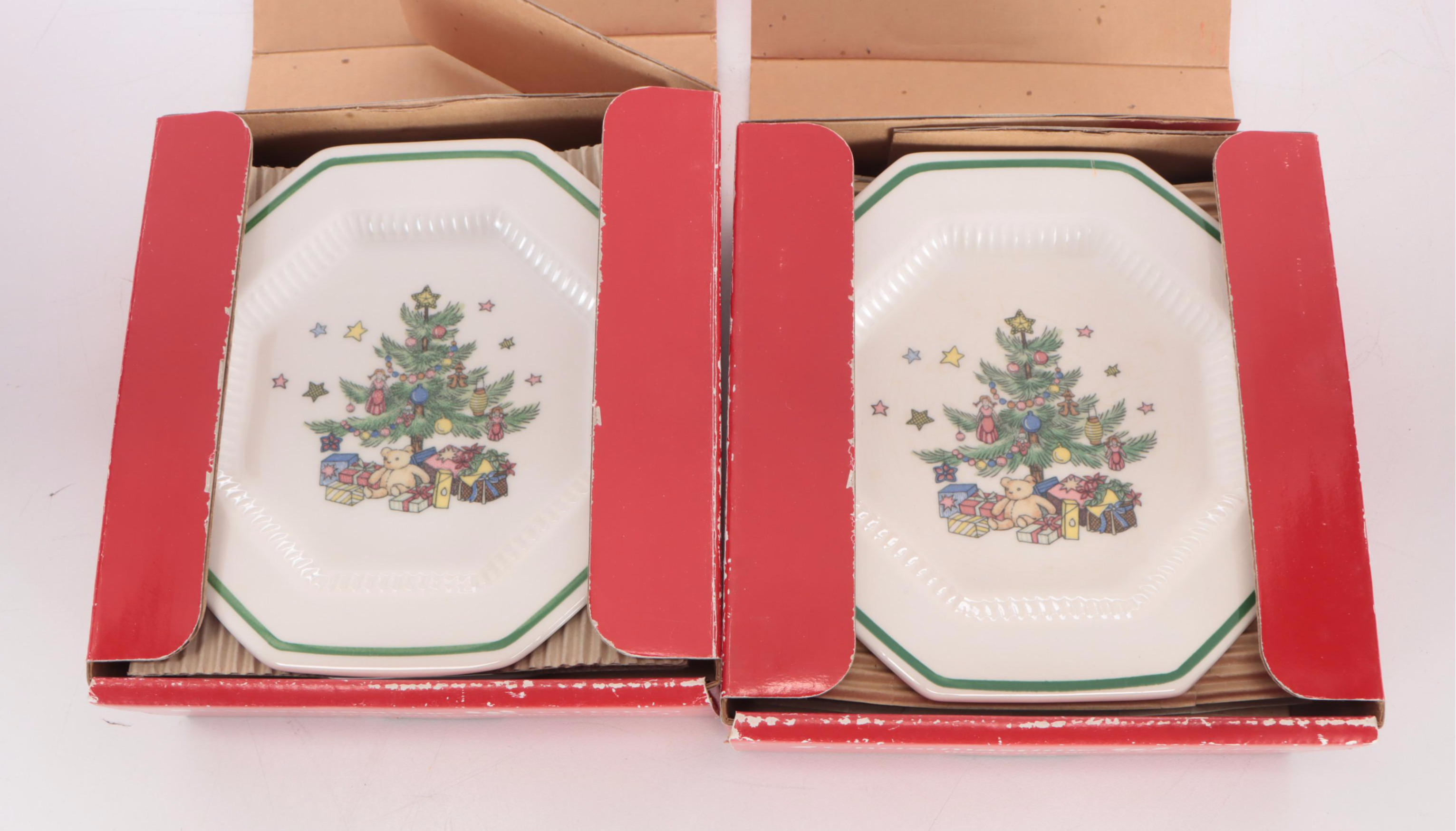 Nikko Classic Collection "Christmastime" Ceramic Dinnerware