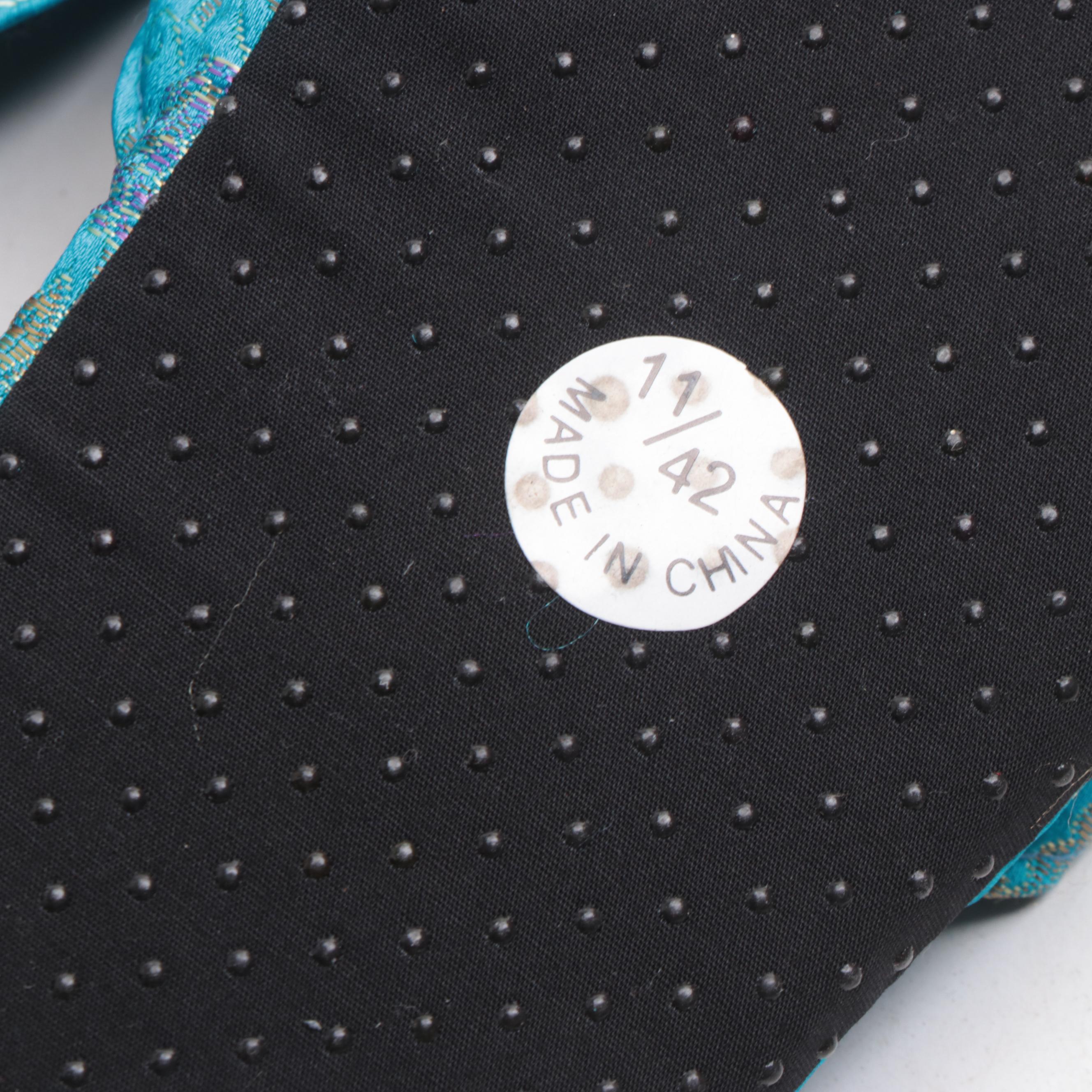 Chinese Painted Plaster Guan Yin with Other Figurine and Accessories