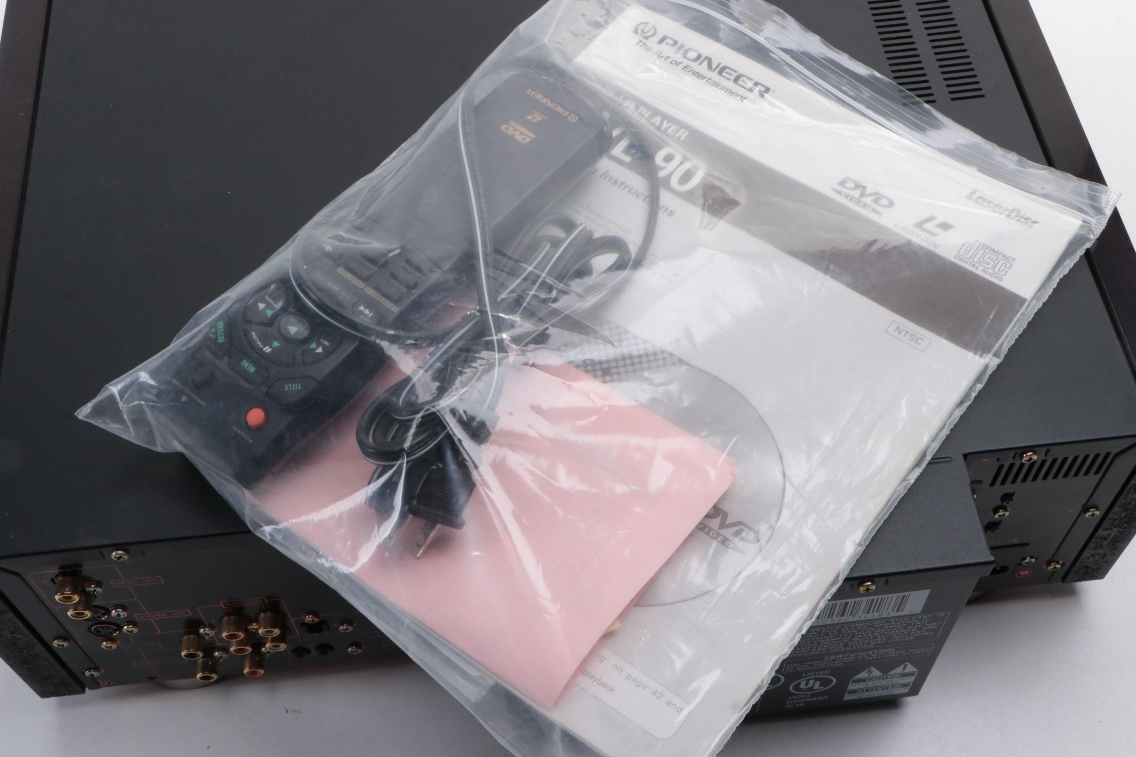 Pioneer Elite DVL-90 Reference DVD LaserDisc Player, 1997