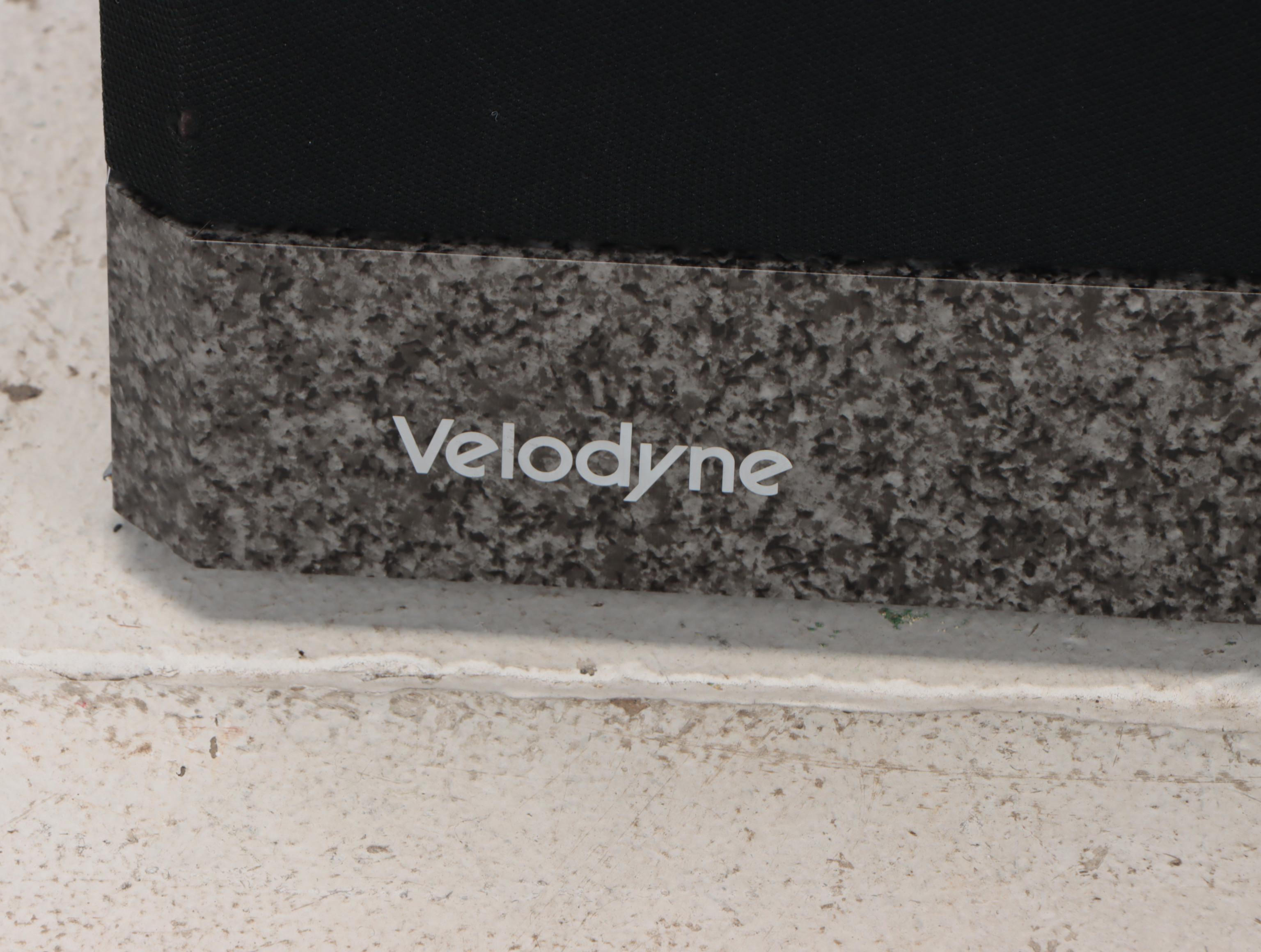 Velodyne Acoustics FSR-18 Servo Controlled Subwoofer Speaker System, 1999