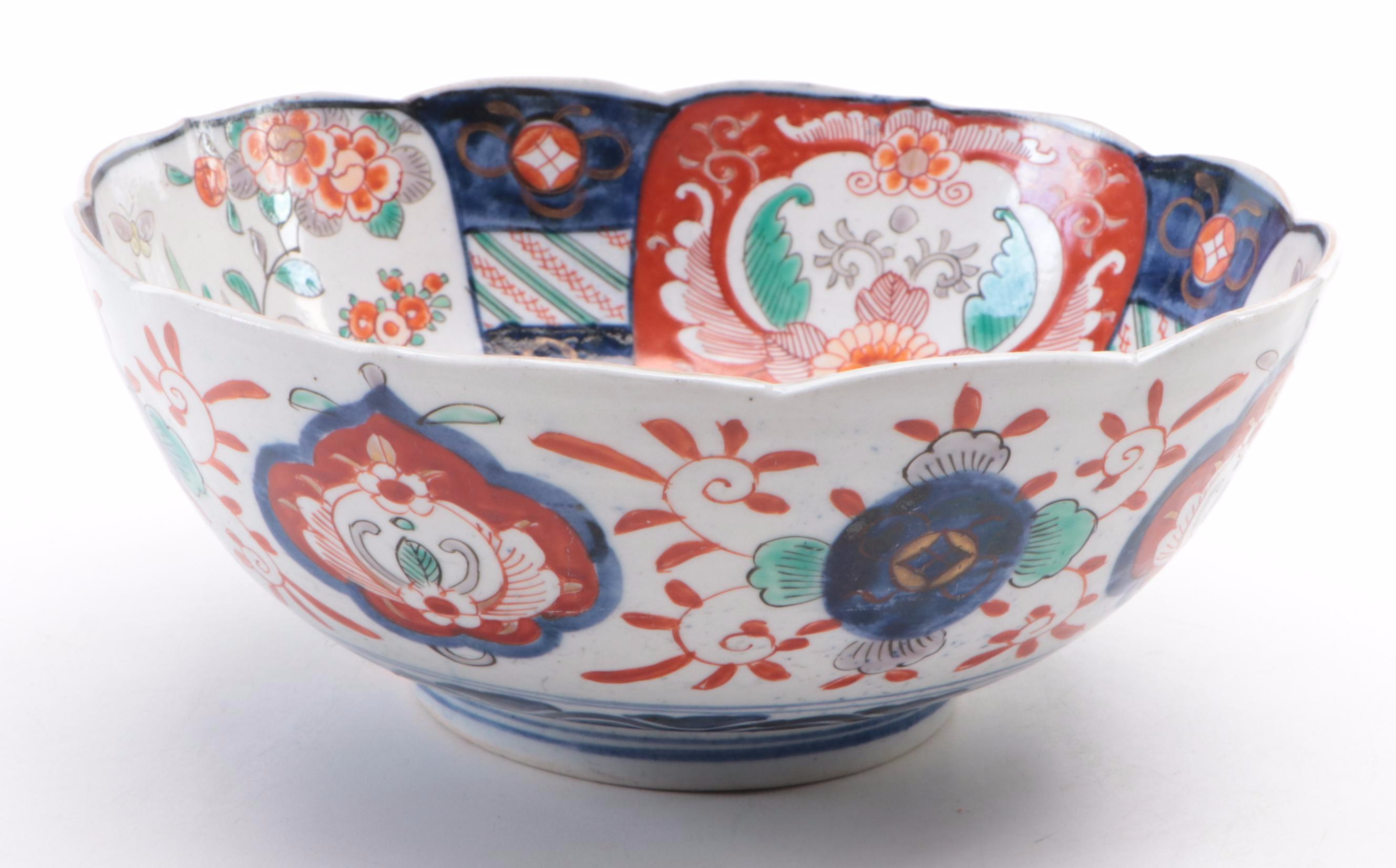 Japanese Imari Ware Scallop Edged Porcelain Bowl