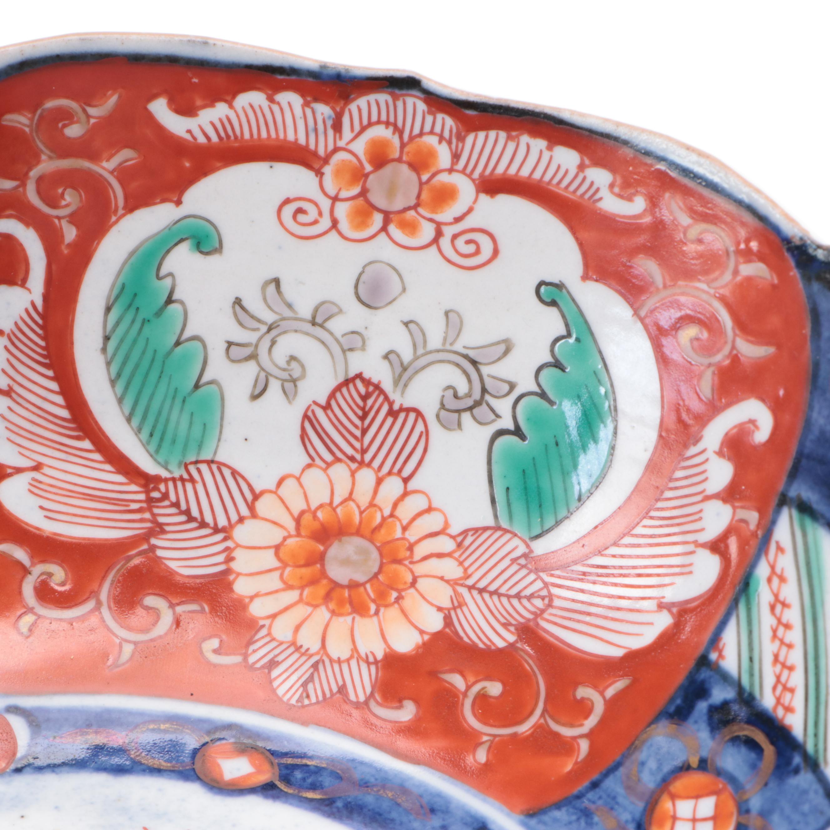 Japanese Imari Ware Scallop Edged Porcelain Bowl