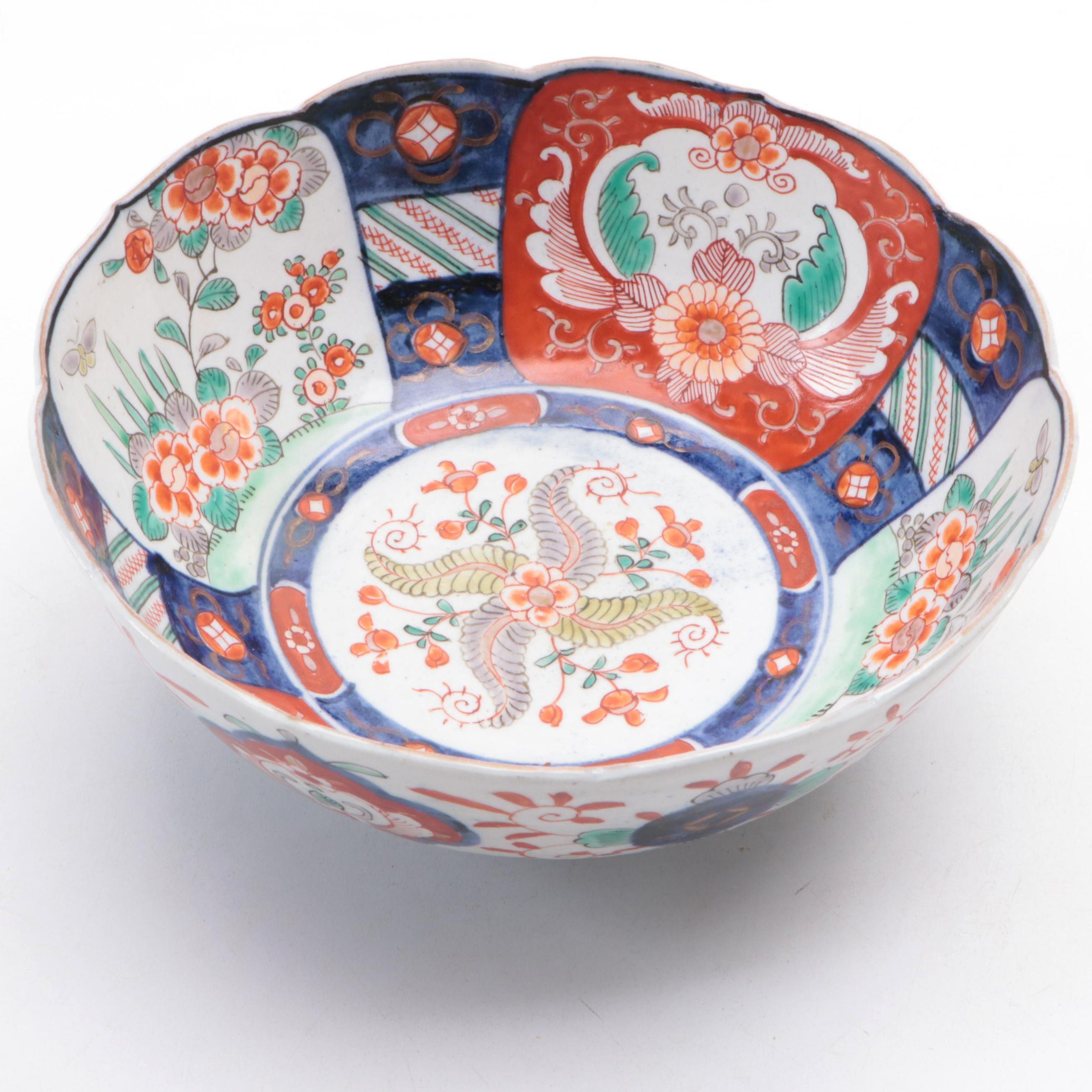 Japanese Imari Ware Scallop Edged Porcelain Bowl