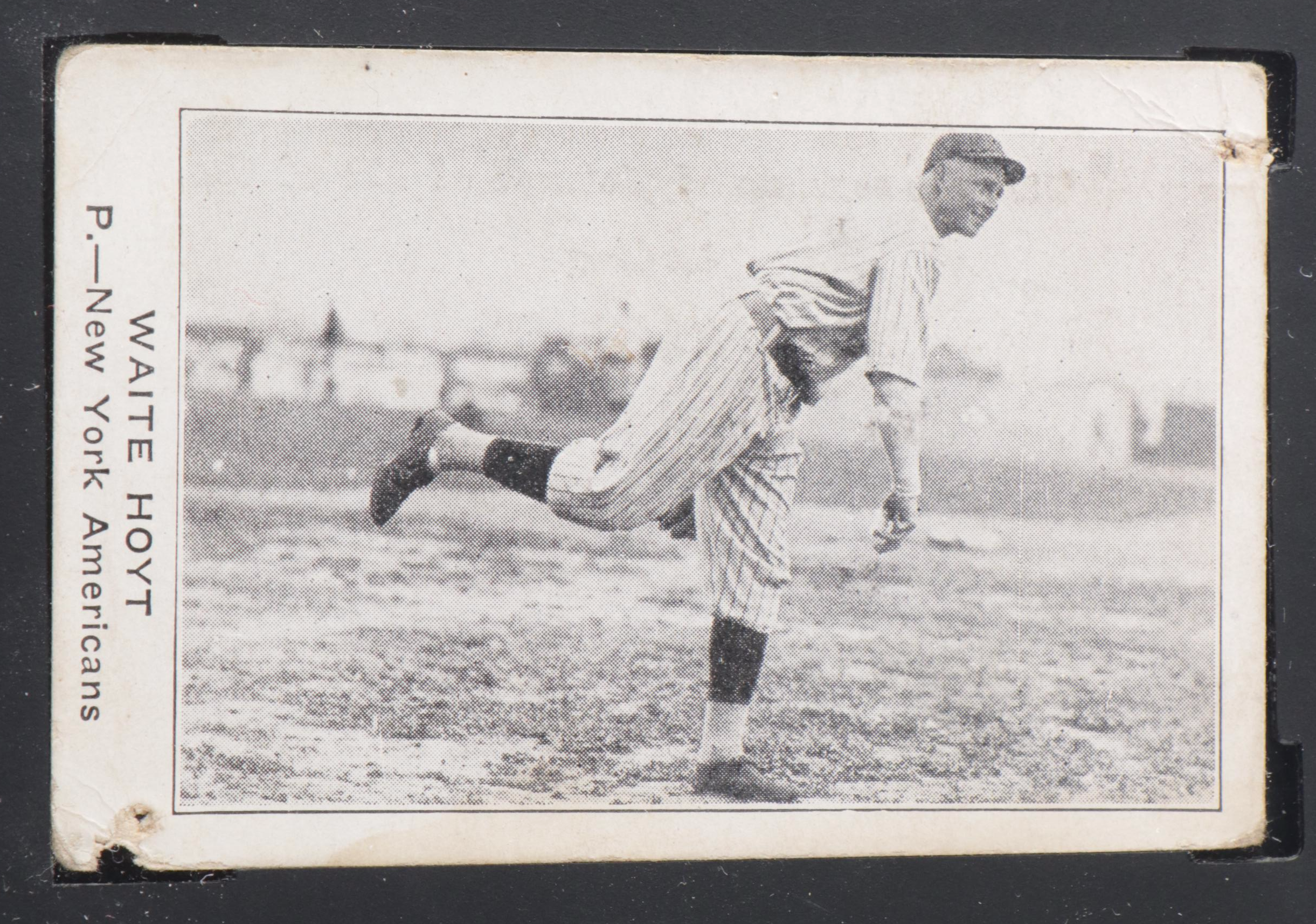 1922 American Caramel Company Waite Hoyt Baseball Card SGC Authentic