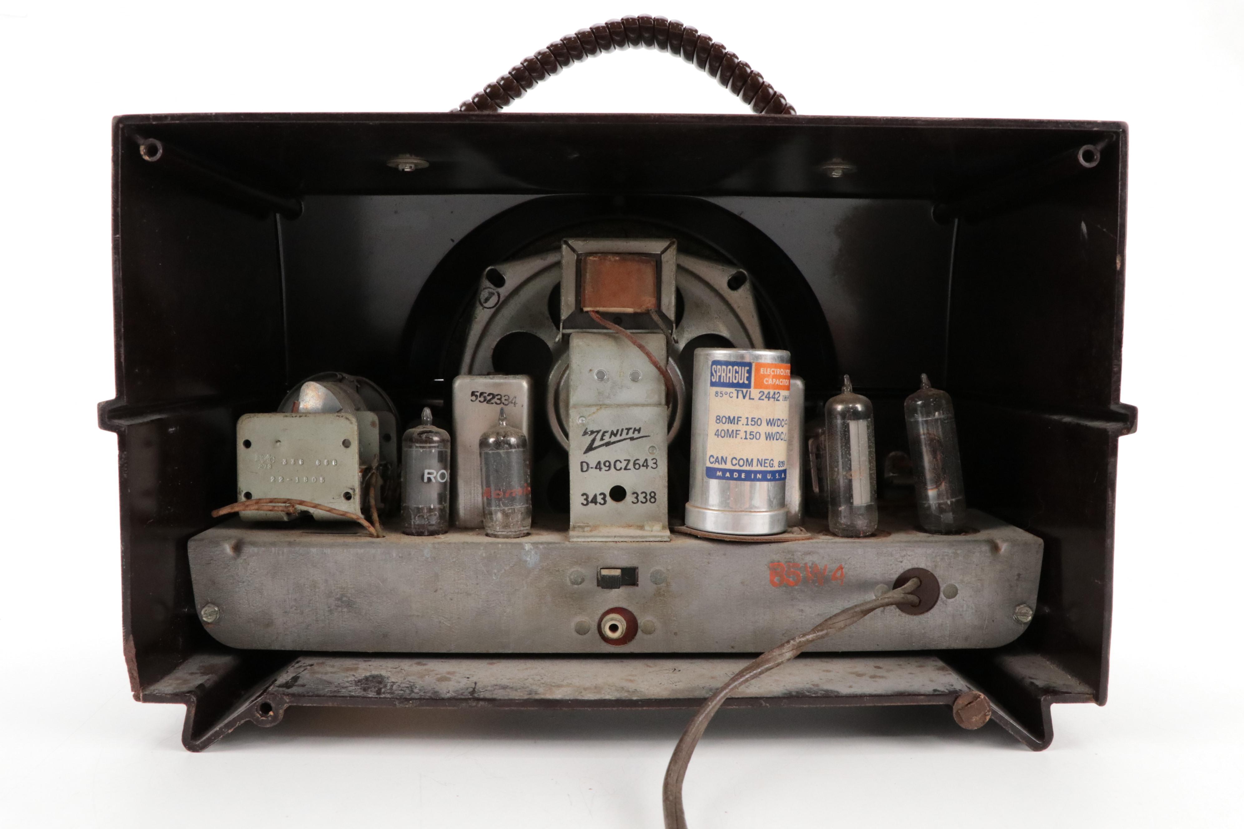 Zenith Model J615 Broadcast Receiver Radio, Mid-20th Century